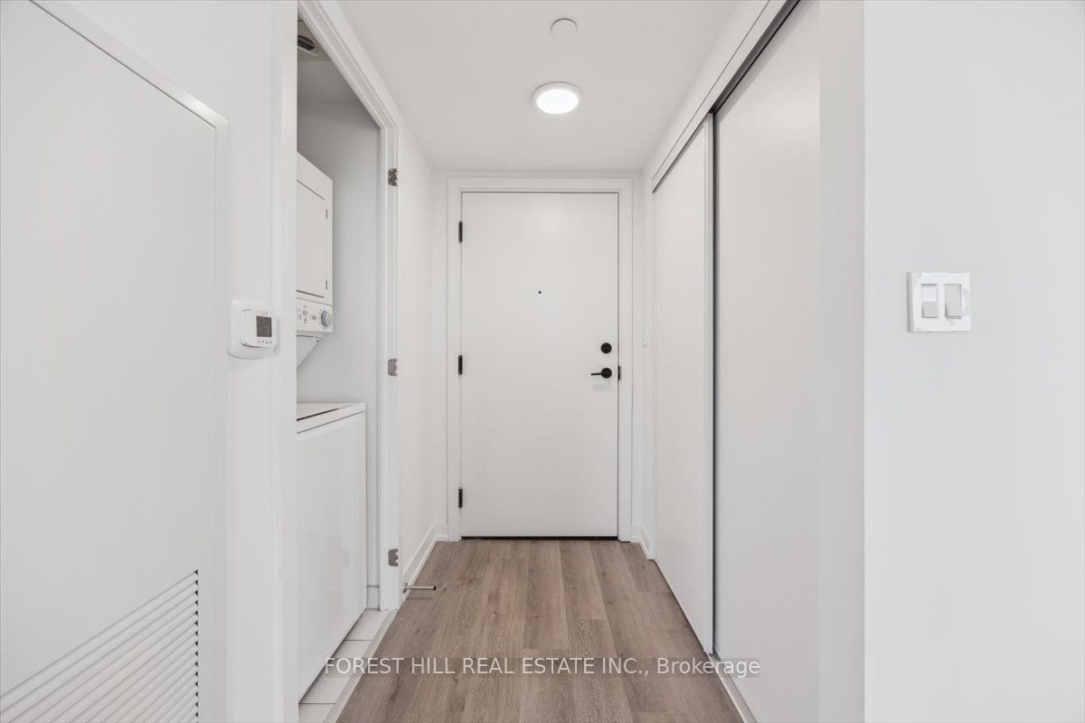 556 Marlee Avenue 911, Toronto, ON M6B 3J4 photo 5