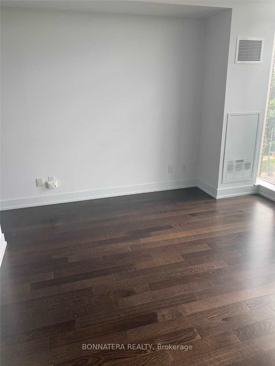 1638 Bloor Street W 609, Toronto, ON M6P 1A7 photo 3