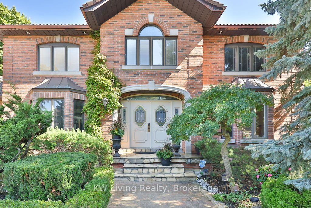 1070 Geran Crescent, Mississauga, ON L5H 4A6 photo 3