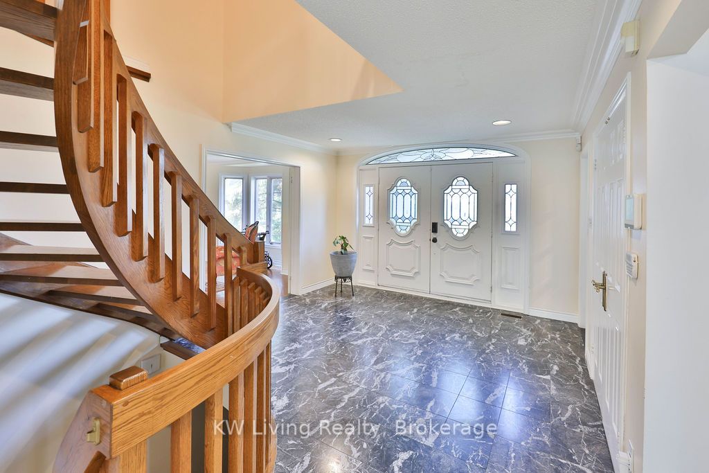 1070 Geran Crescent, Mississauga, ON L5H 4A6 photo 4