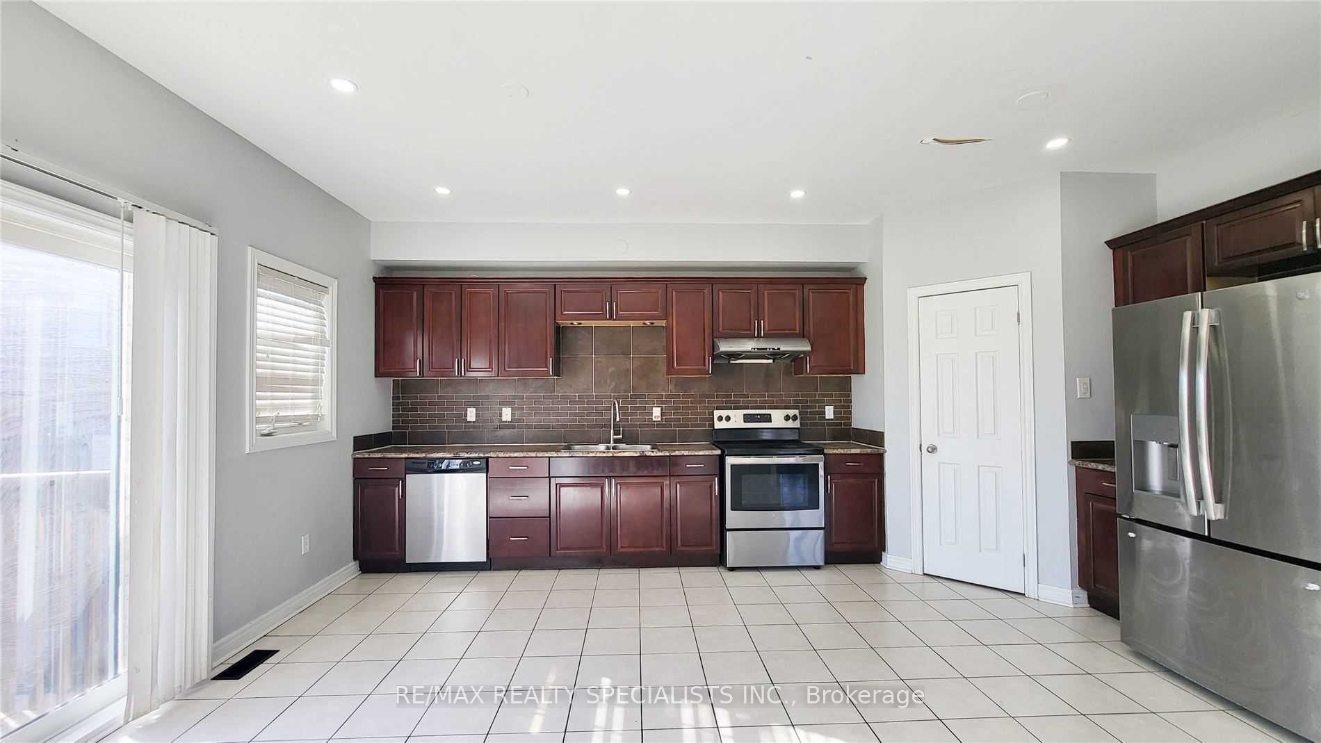 17 Iron Block Drive, Brampton, ON L7A 0K1 photo 3