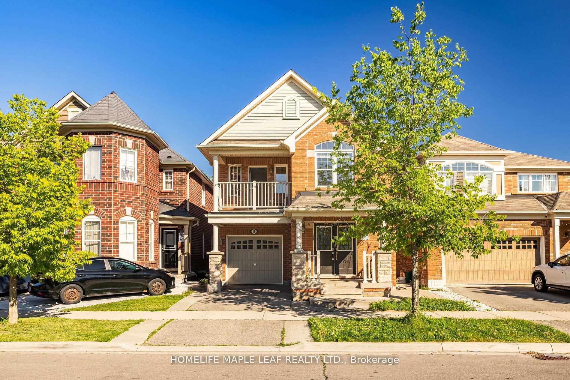 15 Donomore Drive, Brampton, ON L7A 0S8 photo 2