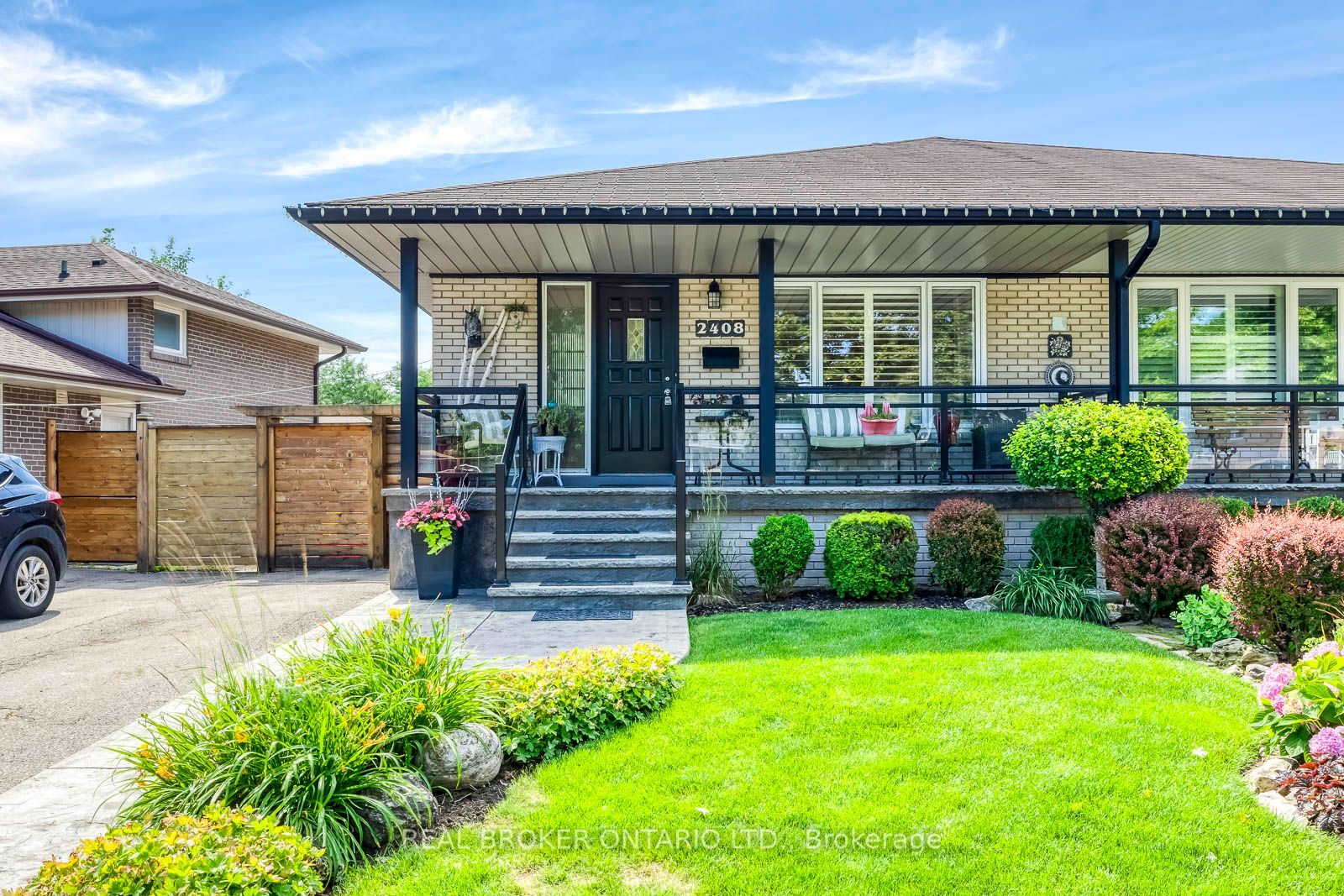 2408 Padstow Crescent, Mississauga, ON L5J 2G4 photo 3