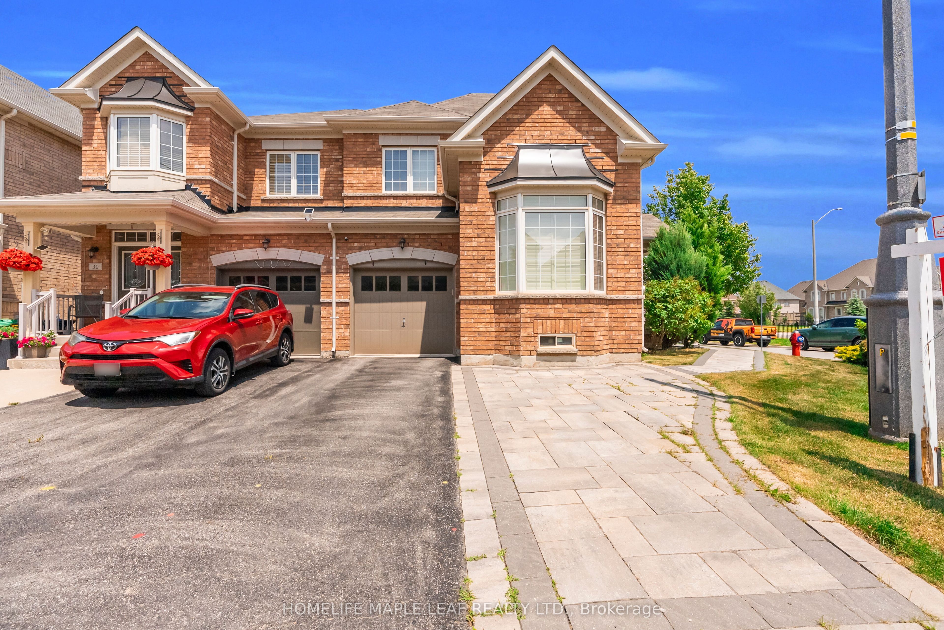 32 Orangeblossom Trail, Brampton, ON L6X 3B4 photo 3