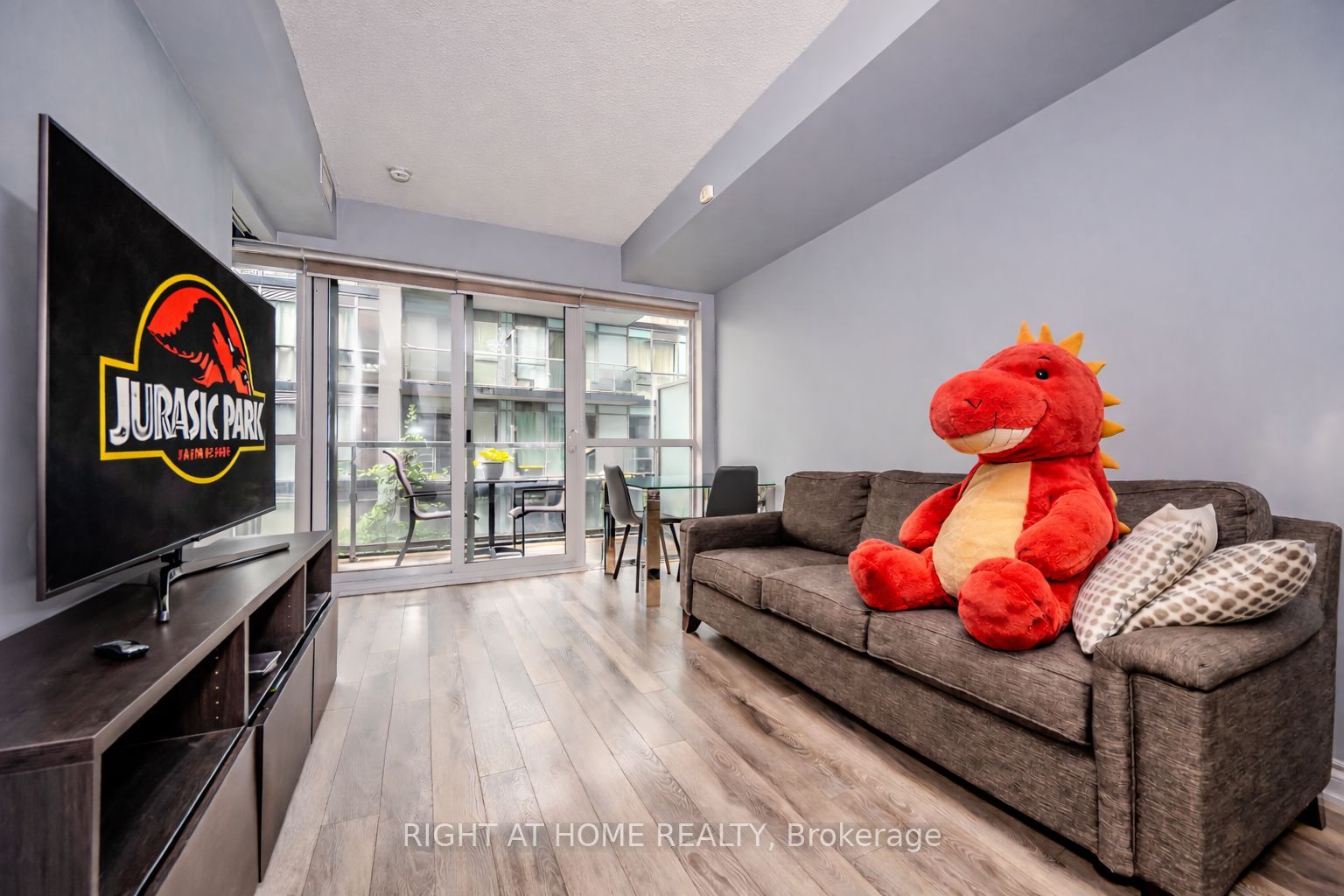15 James Finlay Way 917, Toronto, ON M3M 0B3 photo 3