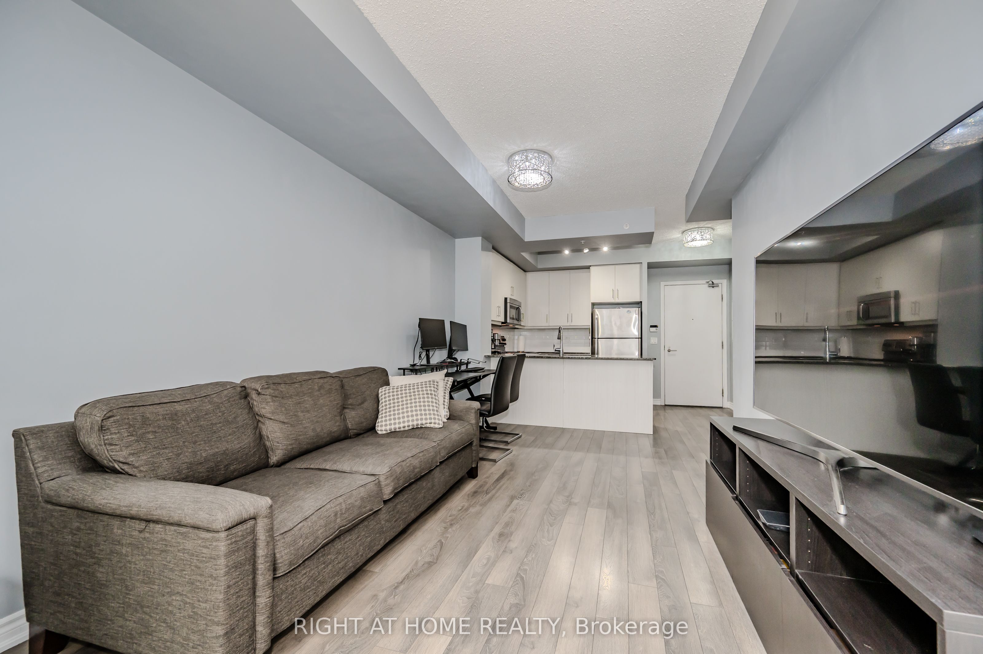 15 James Finlay Way 917, Toronto, ON M3M 0B3 photo 5