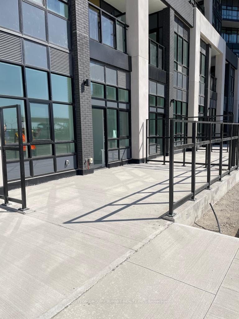 405 Dundas Street W 104, Oakville, ON L5M 5P9