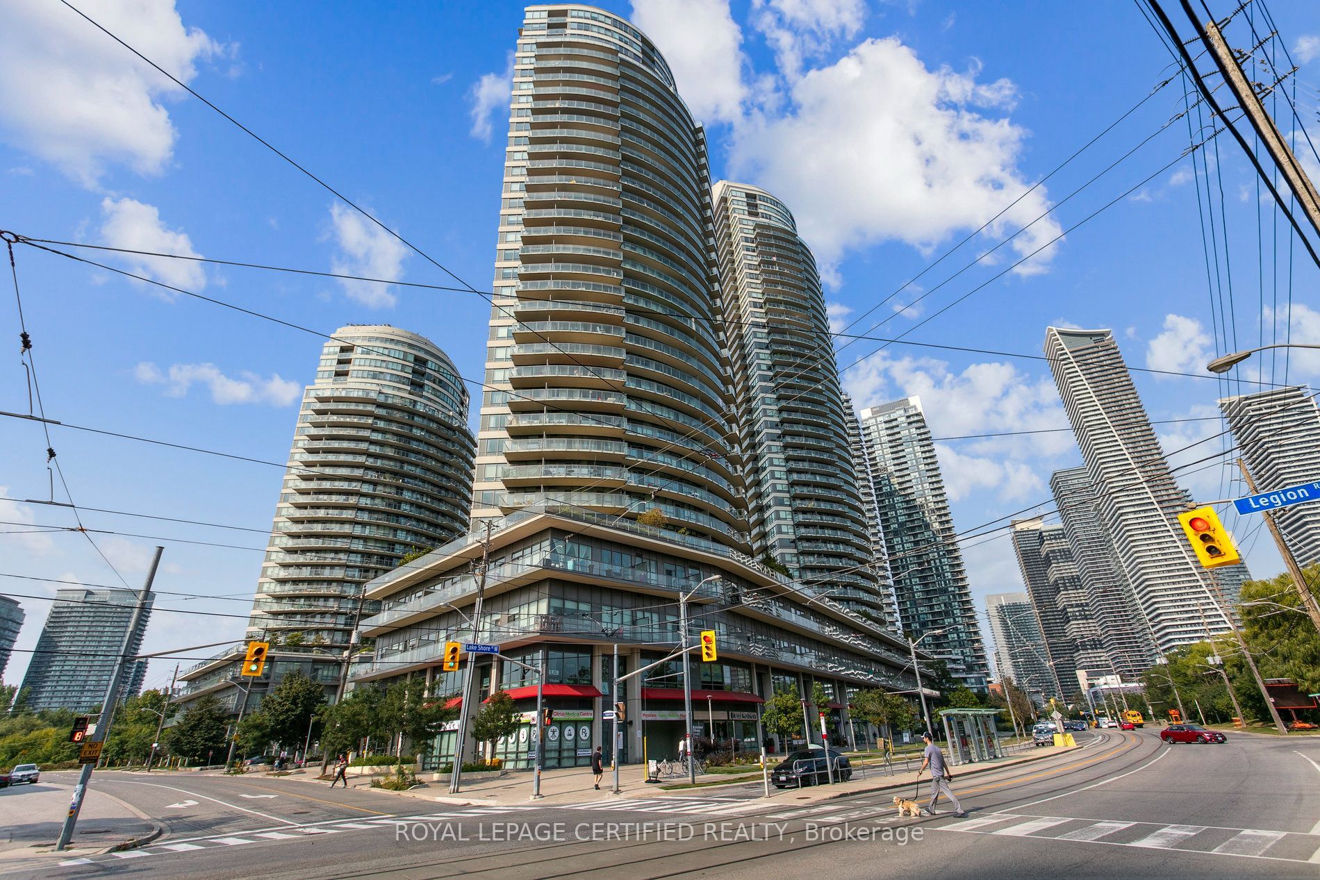 2240 Lakeshore Boulevard W 1208, Toronto, ON M8V 0B1 photo 2
