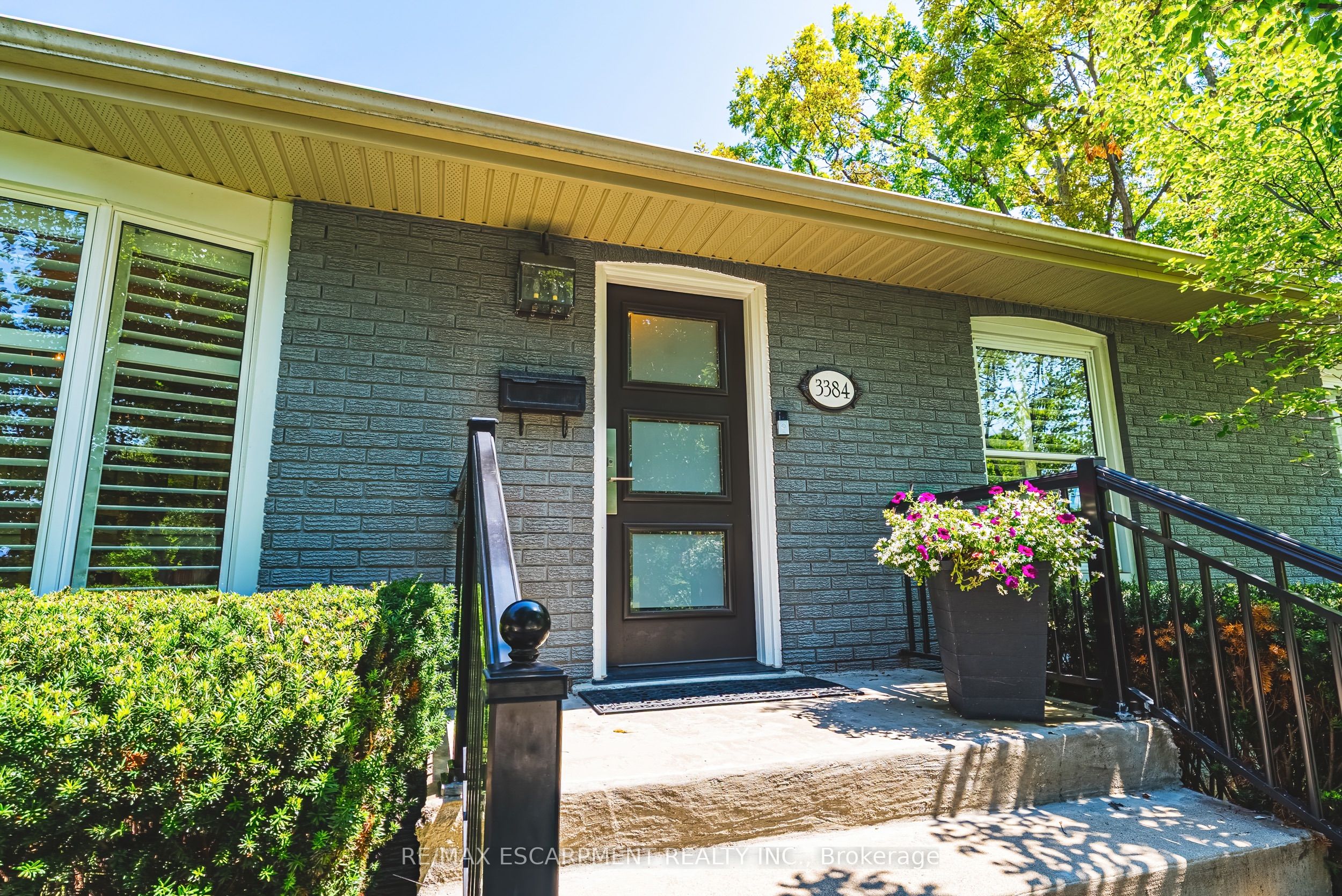 3384 Manfred Drive, Burlington, ON L7N 2N7
