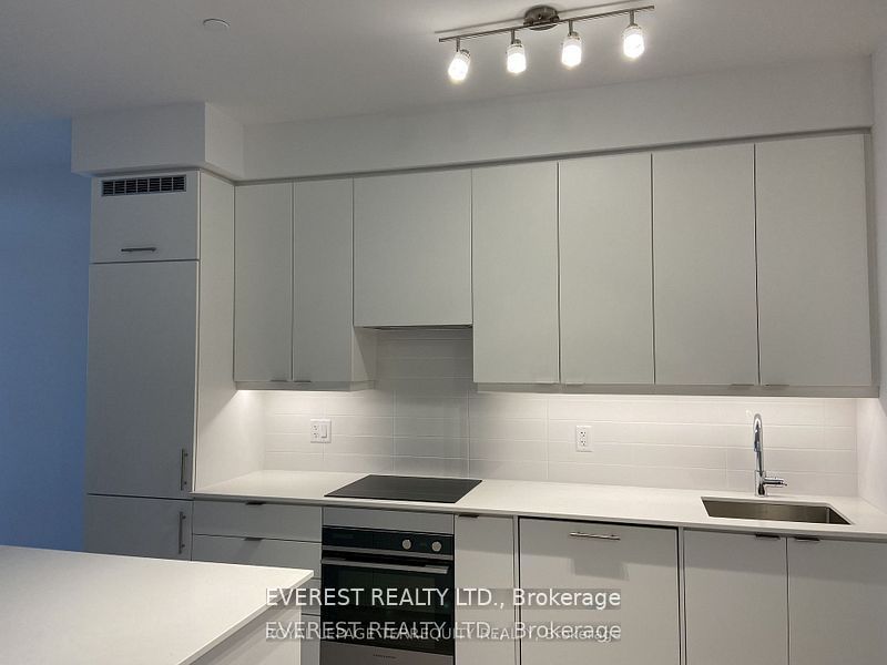 30 Elm Drive 3003, Mississauga, ON L5B 0N6 photo 4