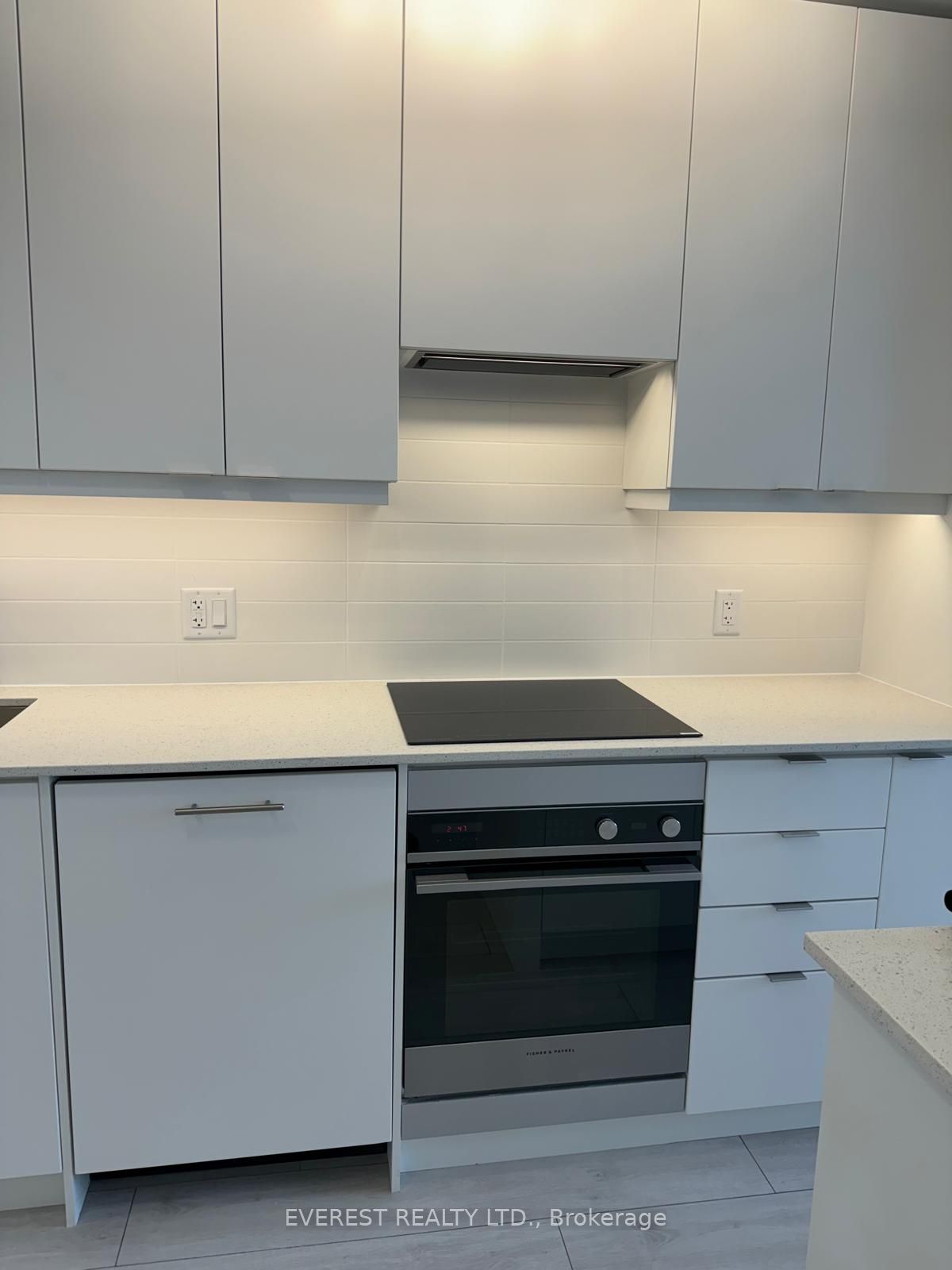 30 Elm Drive 3003, Mississauga, ON L5B 0N6 photo 5