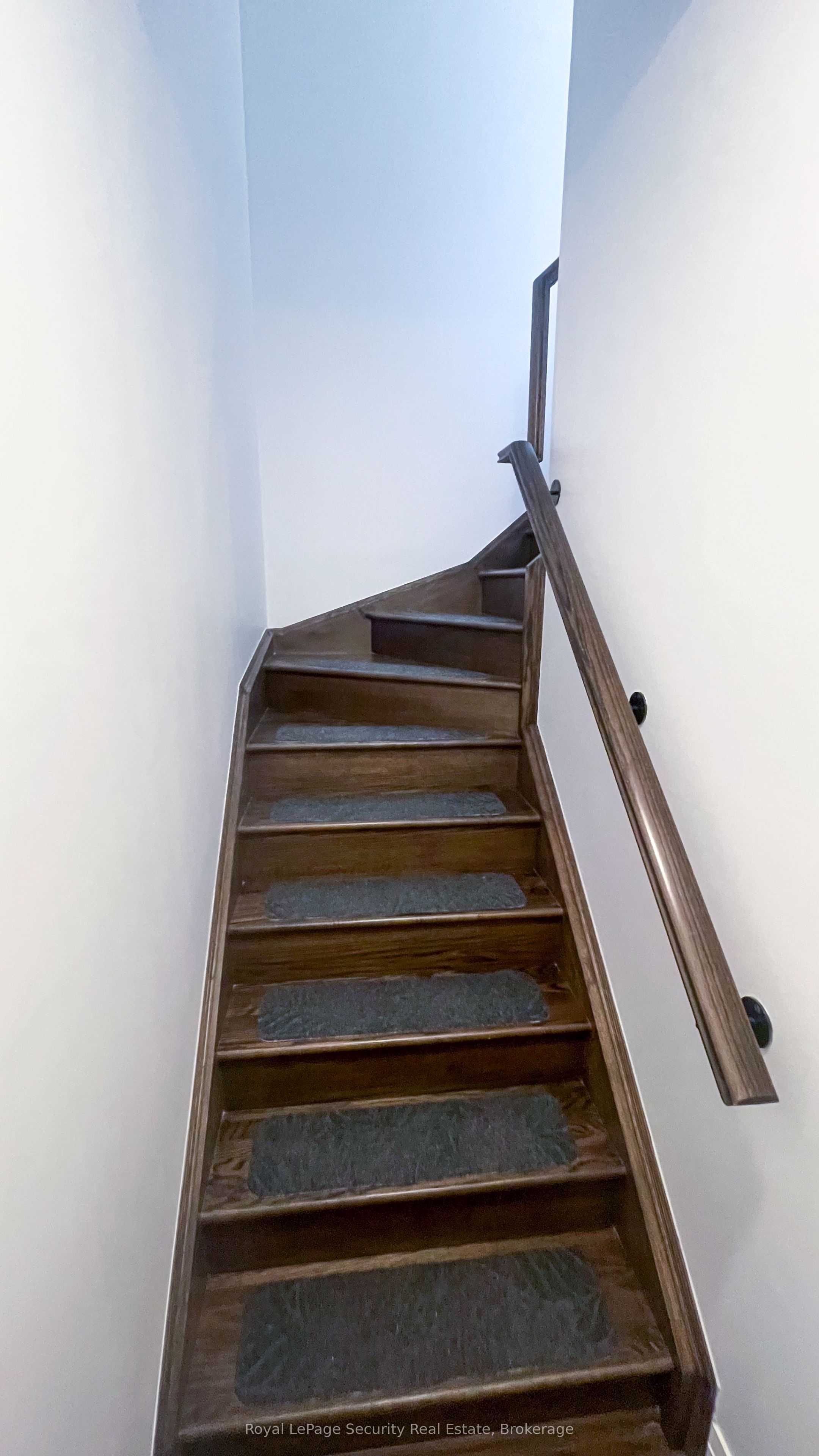 39 Wild Rose Gardens Unit 2, Toronto, ON M6L 0A5