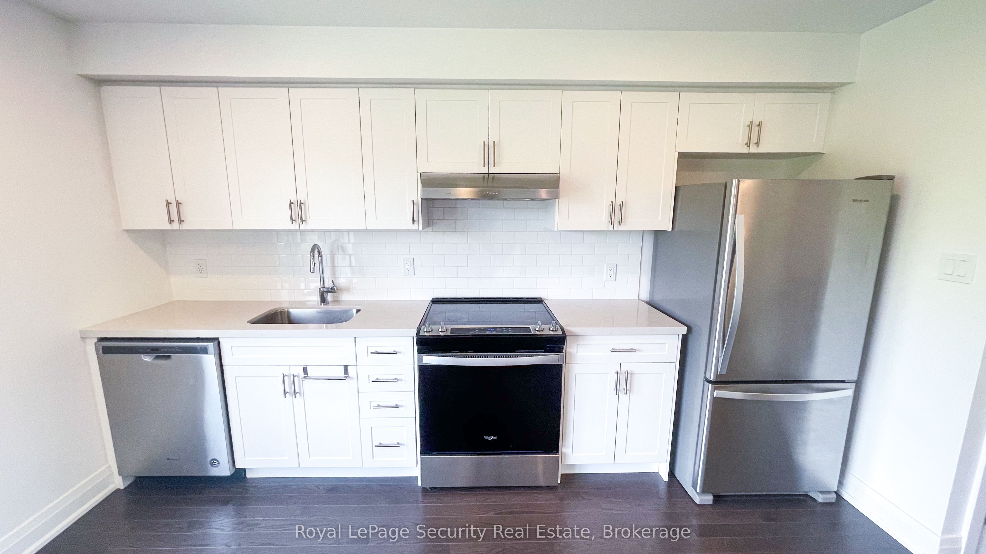 39 Wild Rose Gardens Unit 2, Toronto, ON M6L 0A5 photo 5