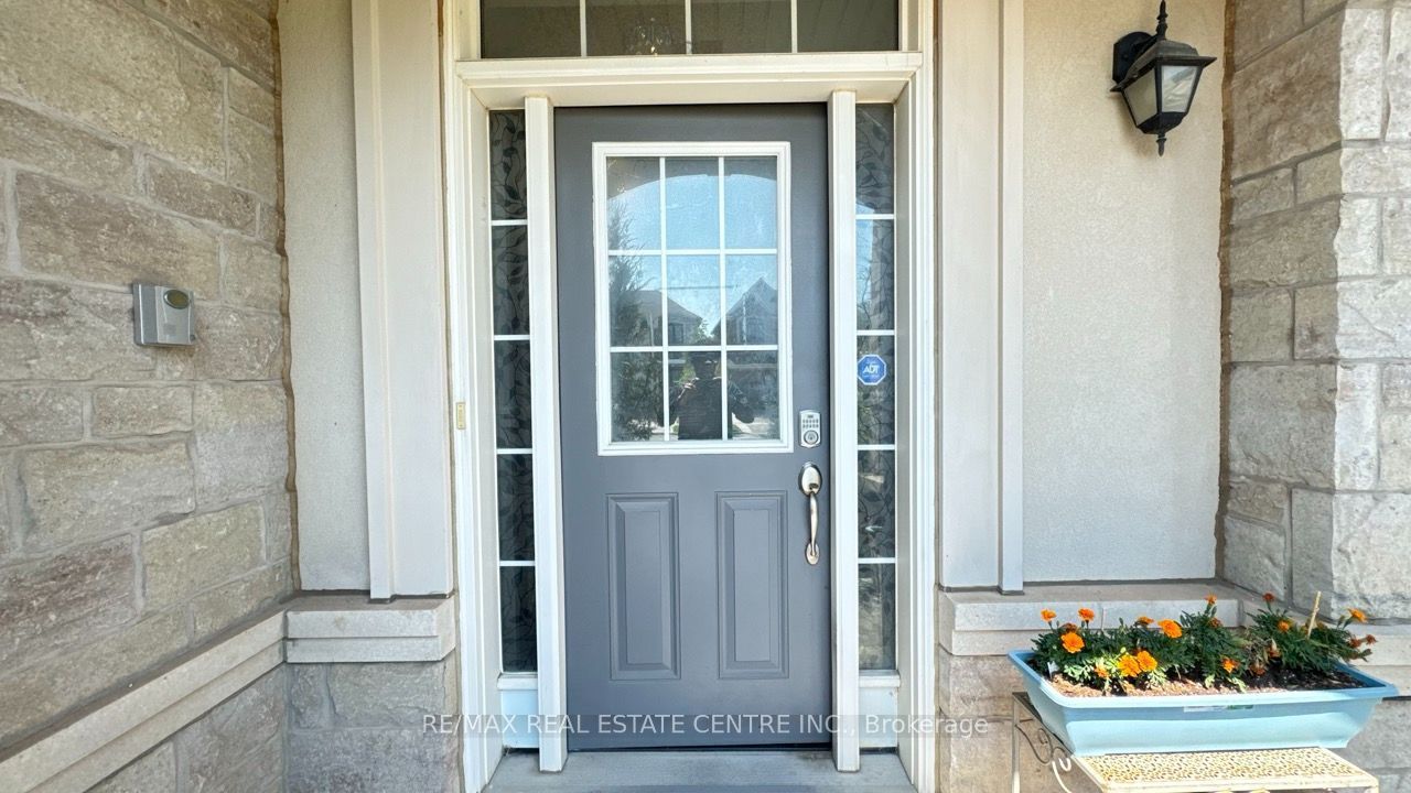 13 Alister Drive Main & Upper, Brampton, ON L6X 5G5 photo 4