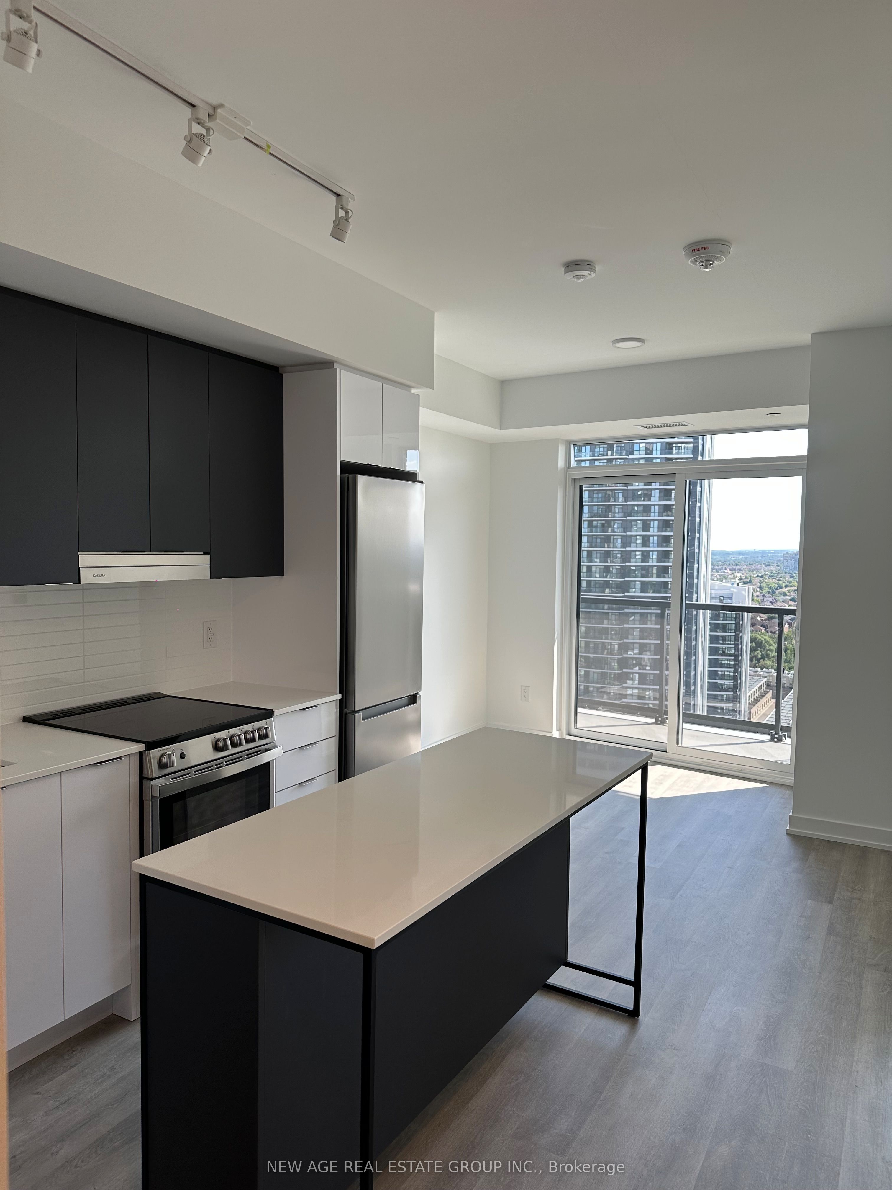 5105 HURONTARIO ST Street E 2107, Mississauga, ON L4Z 0C9 photo 4