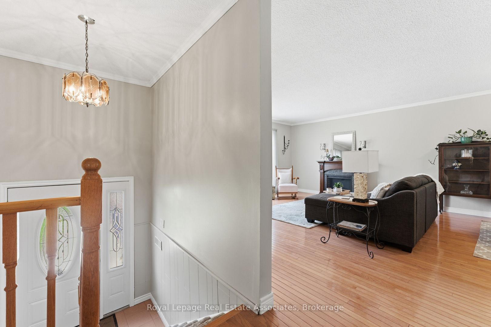 1069 Alexandra Avenue, Mississauga, ON L5E 2A1 photo 3