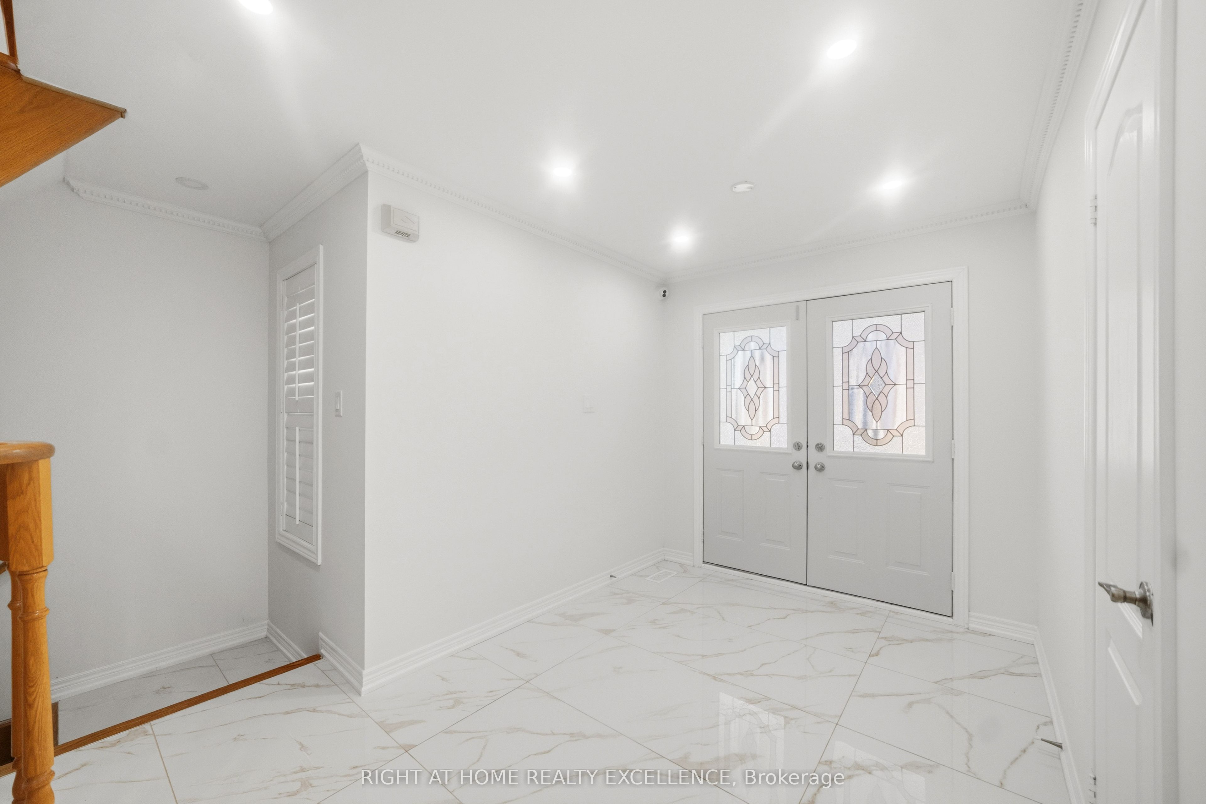 16 Whitford Court, Brampton, ON L6R 2S2 photo 5
