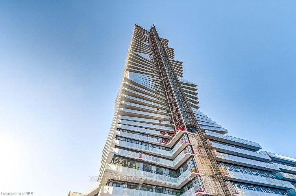 3883 Quartz Road 214, Mississauga, ON L5B 0M4