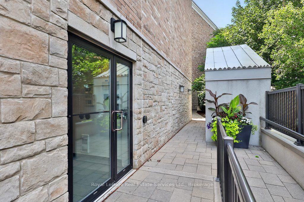 73 Washington Avenue 202, Oakville, ON L6K 1W5 photo 5