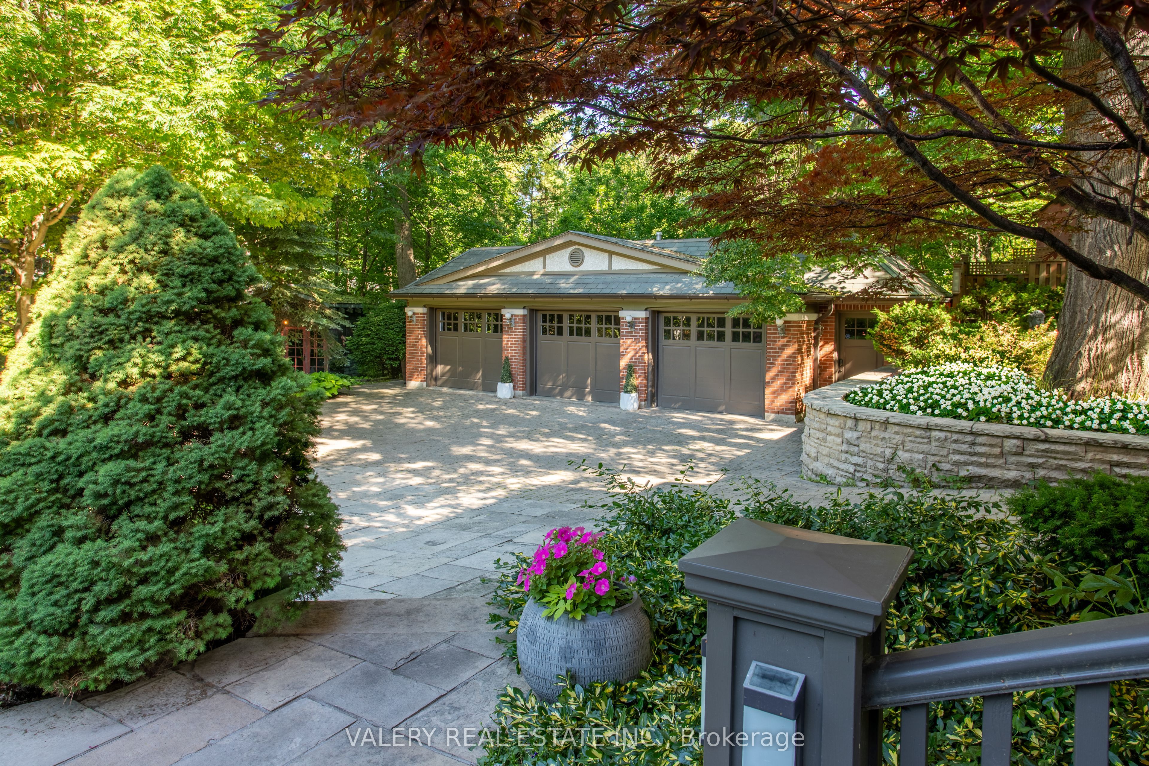 270 Indian Road, Toronto, ON M6R 2X2 photo 2