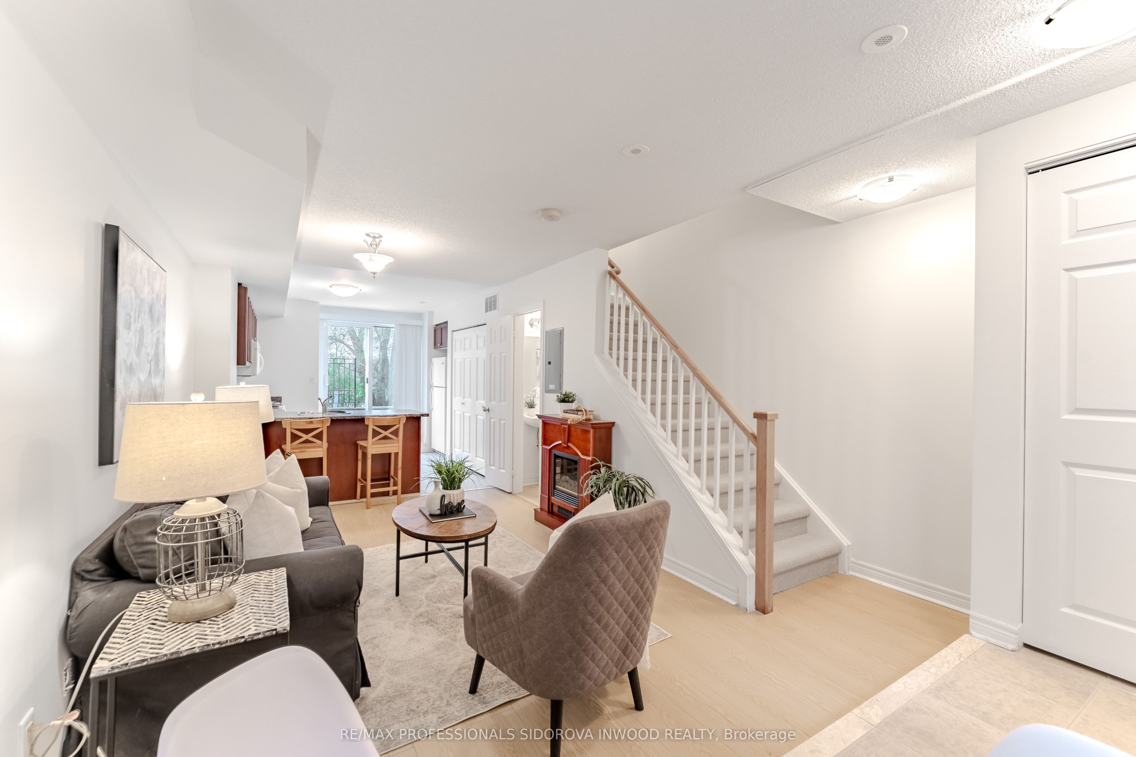 870 Jane Street 117, Toronto, ON M6N 4C2 photo 4
