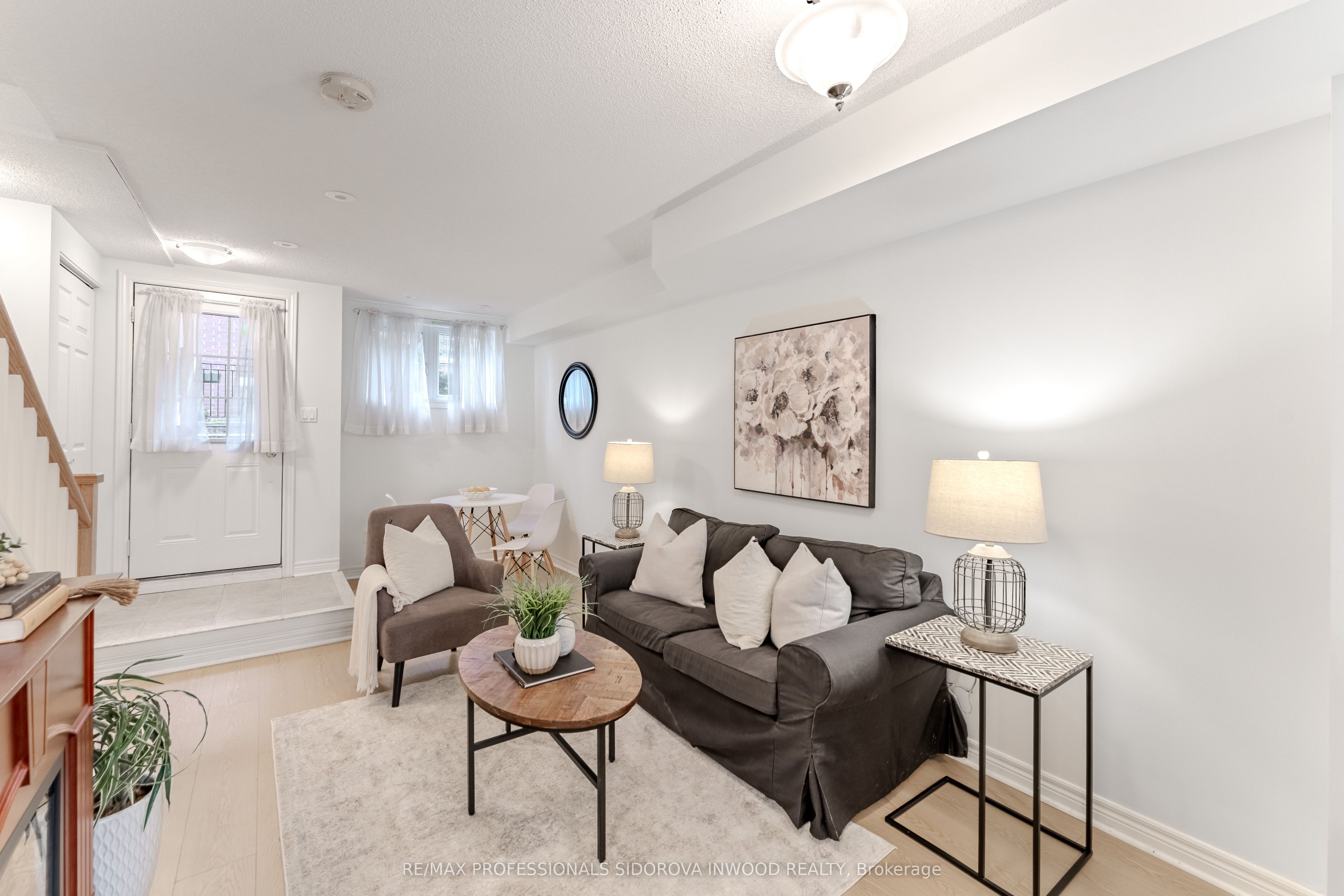 870 Jane Street 117, Toronto, ON M6N 4C2 photo 5