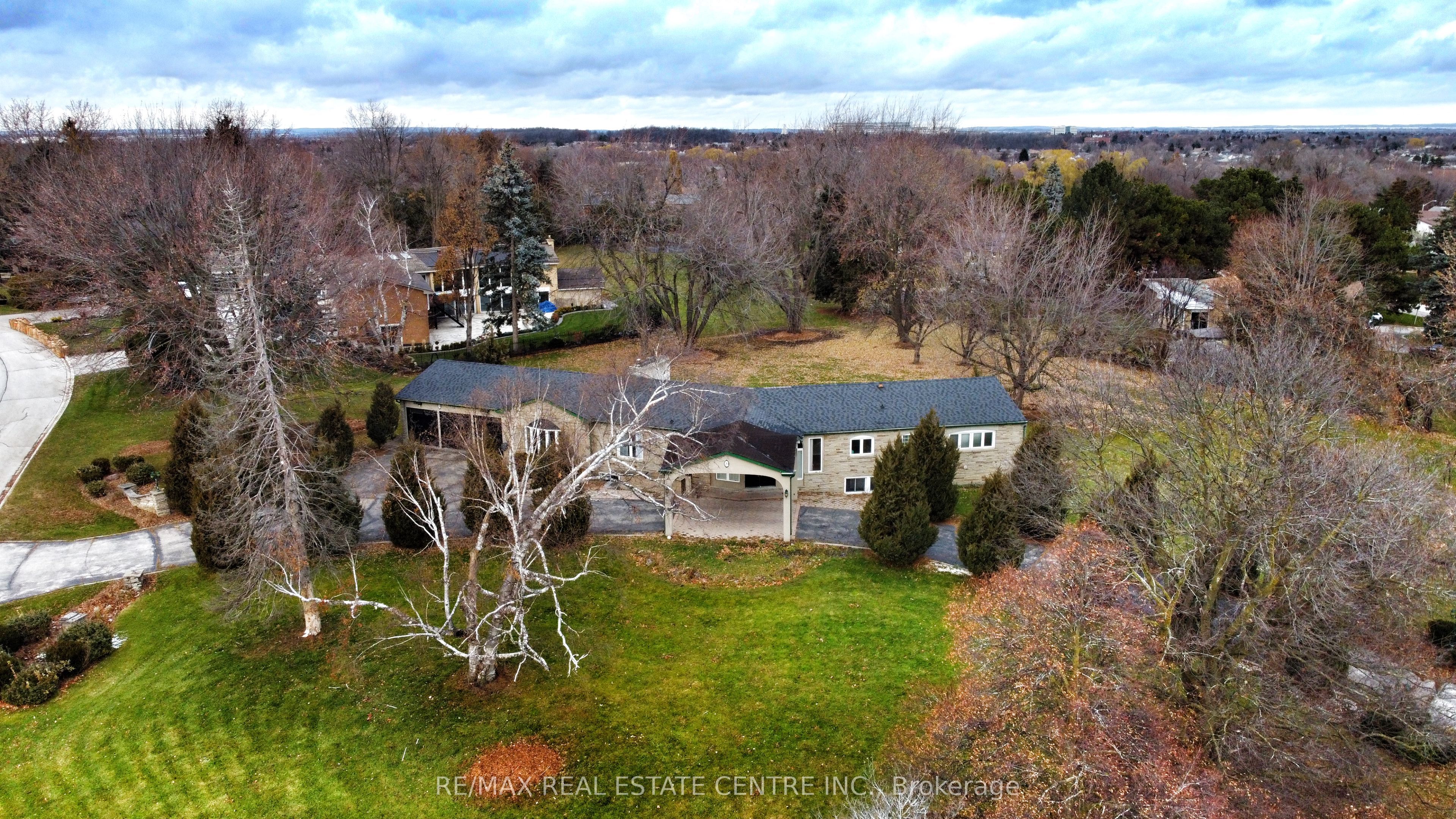 20 Crescent Hill Drive N, Brampton, ON L6S 1C7