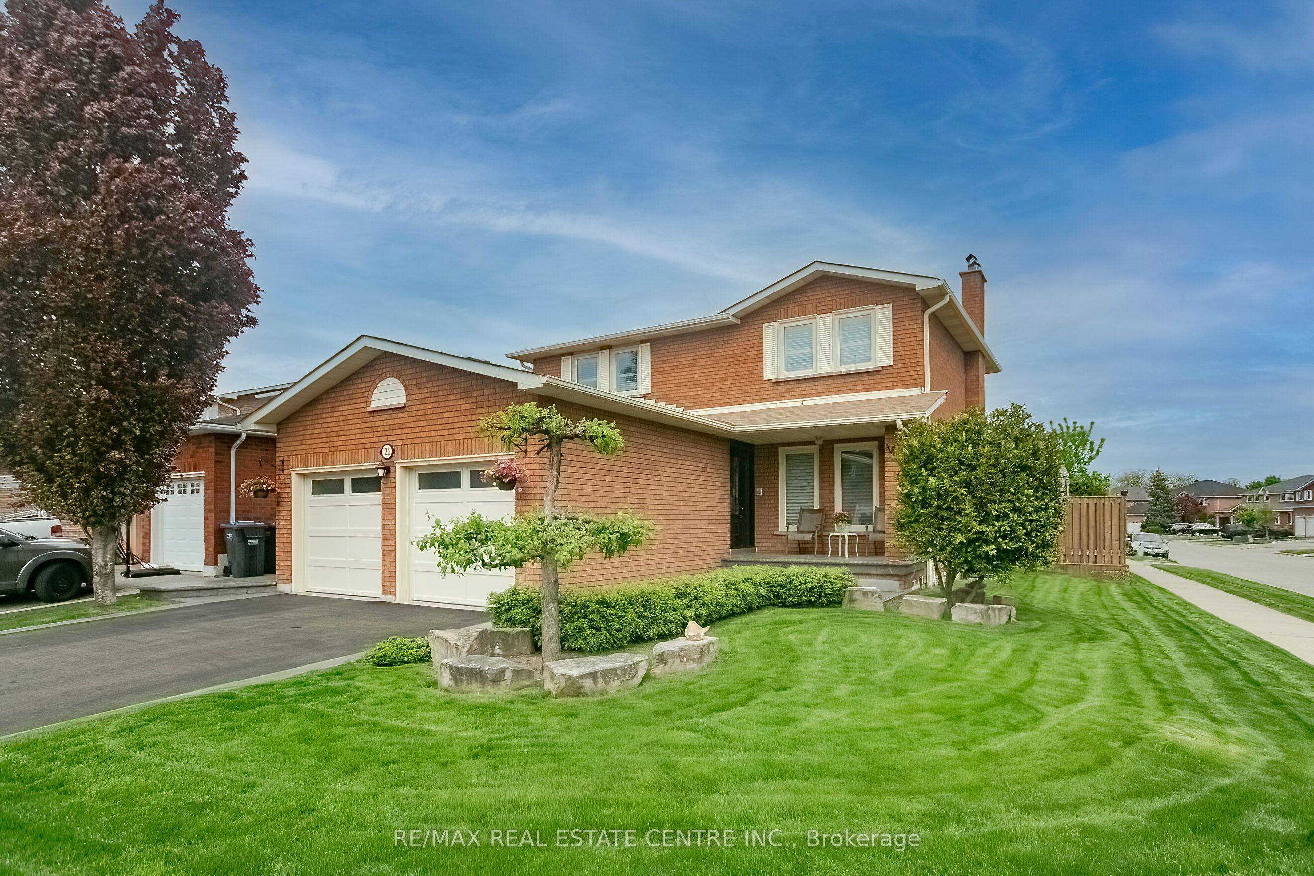 21 Amantine Crescent, Brampton, ON L6W 4A2 photo 2