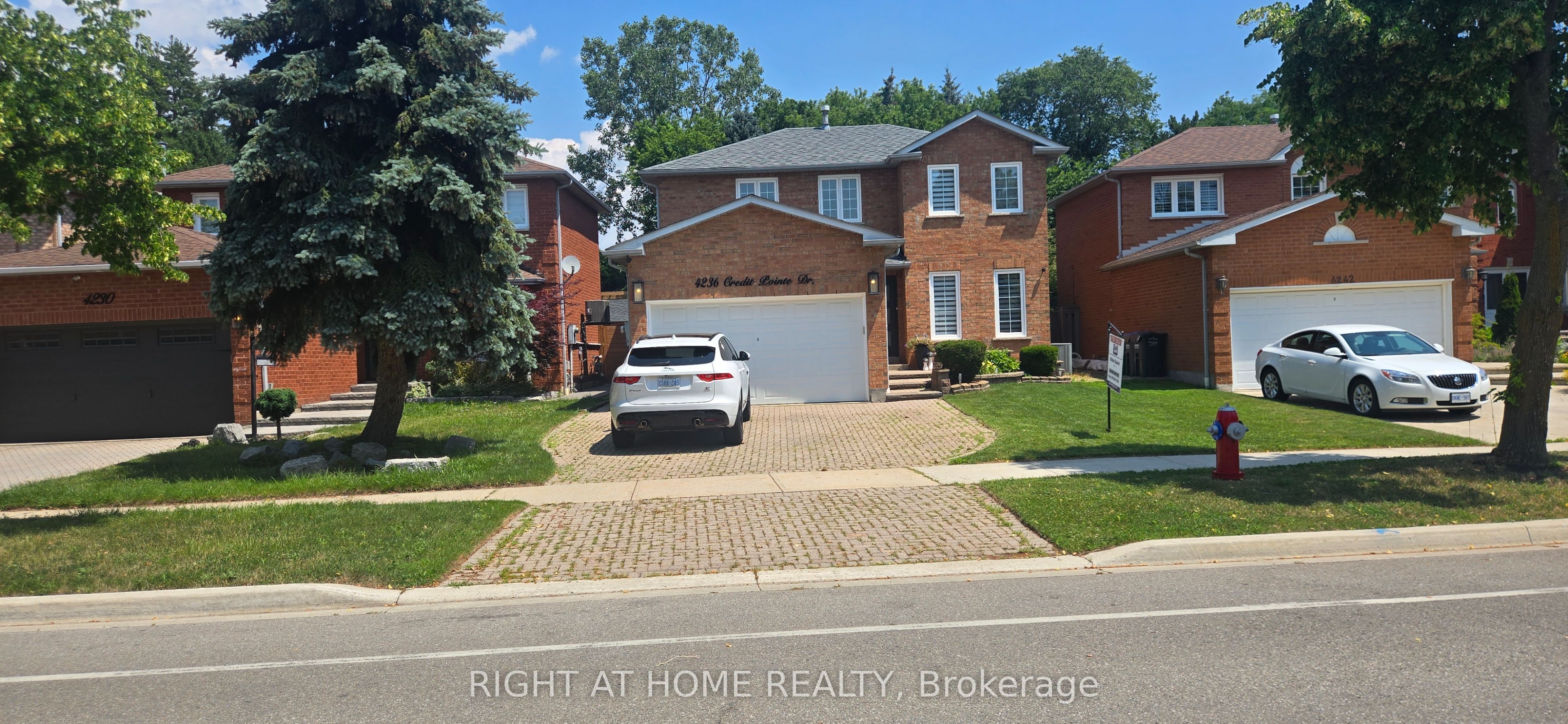 4236 Credit Pointe Drive, Mississauga, ON L5M 3K2 photo 2