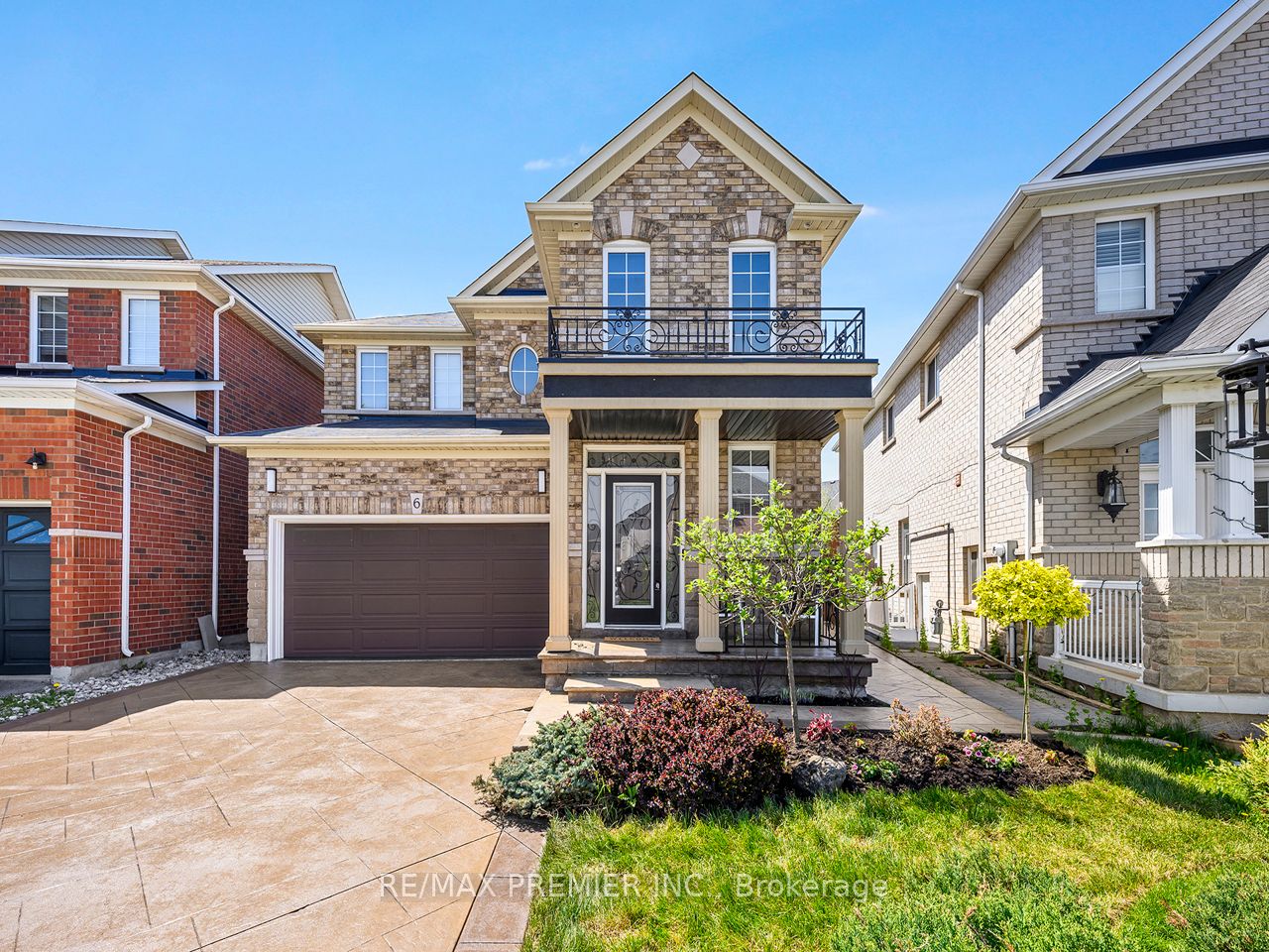 6 Lockburn Crescent, Brampton, ON L7A 3W7