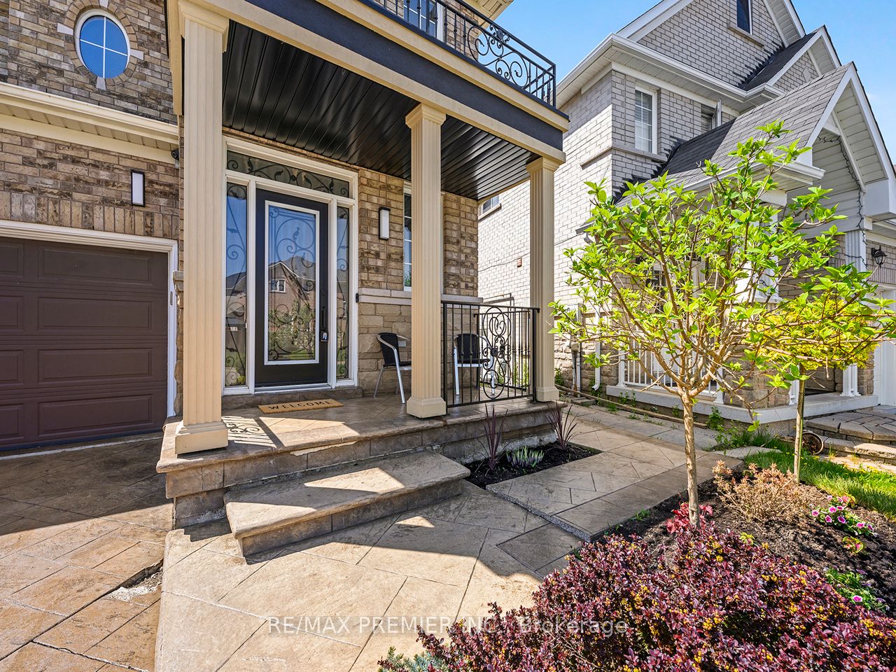 6 Lockburn Crescent, Brampton, ON L7A 3W7 photo 3