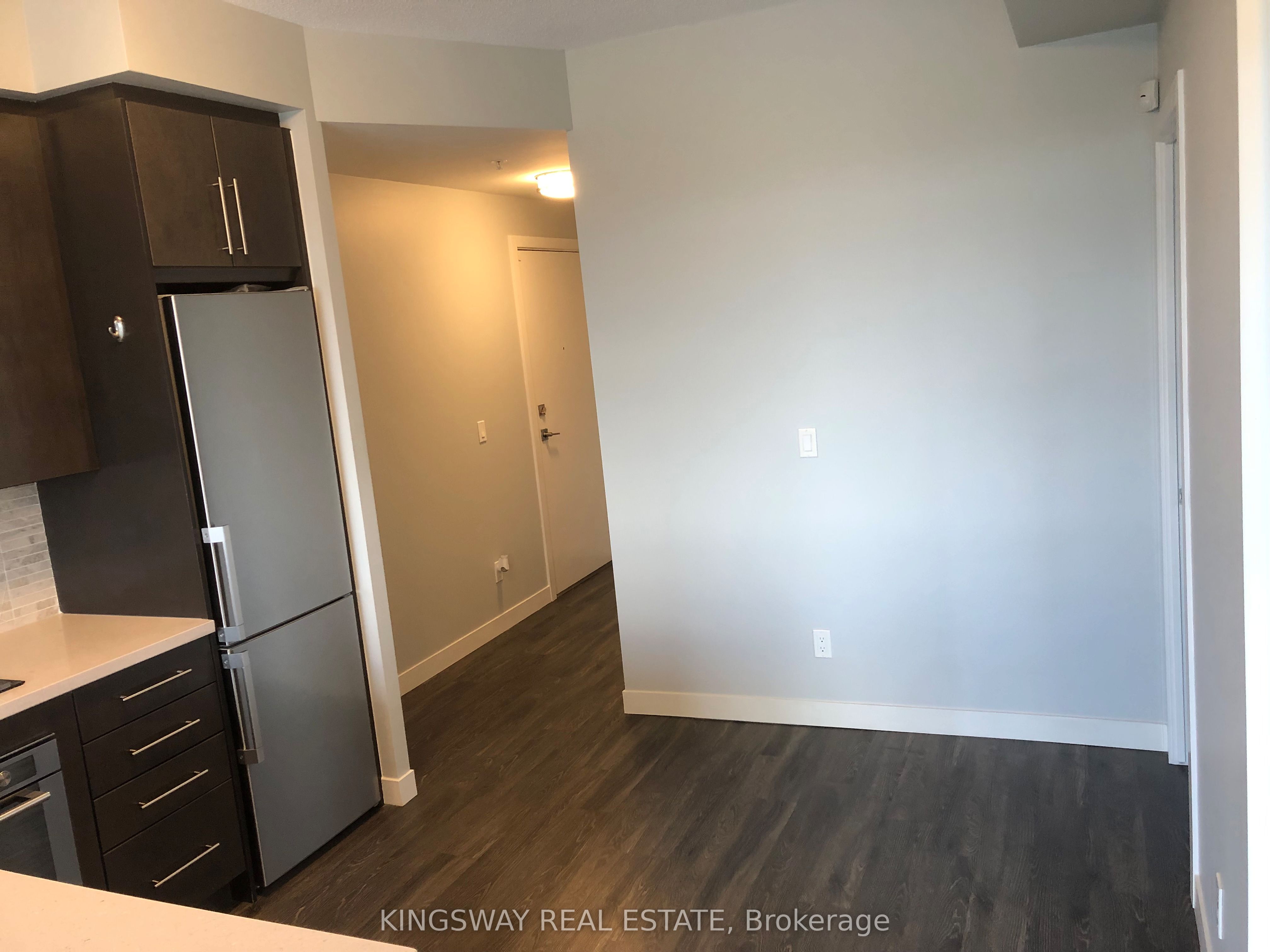 2087 Fairview Street 1808, Burlington, ON L7R 0E5 photo 3