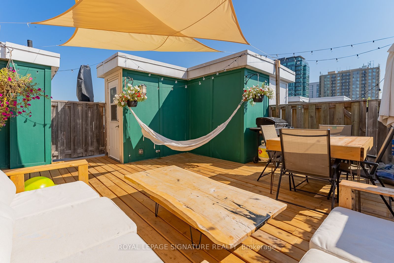28 Laidlaw Boulevard 1612, Toronto, ON M6K 1X2 photo 3