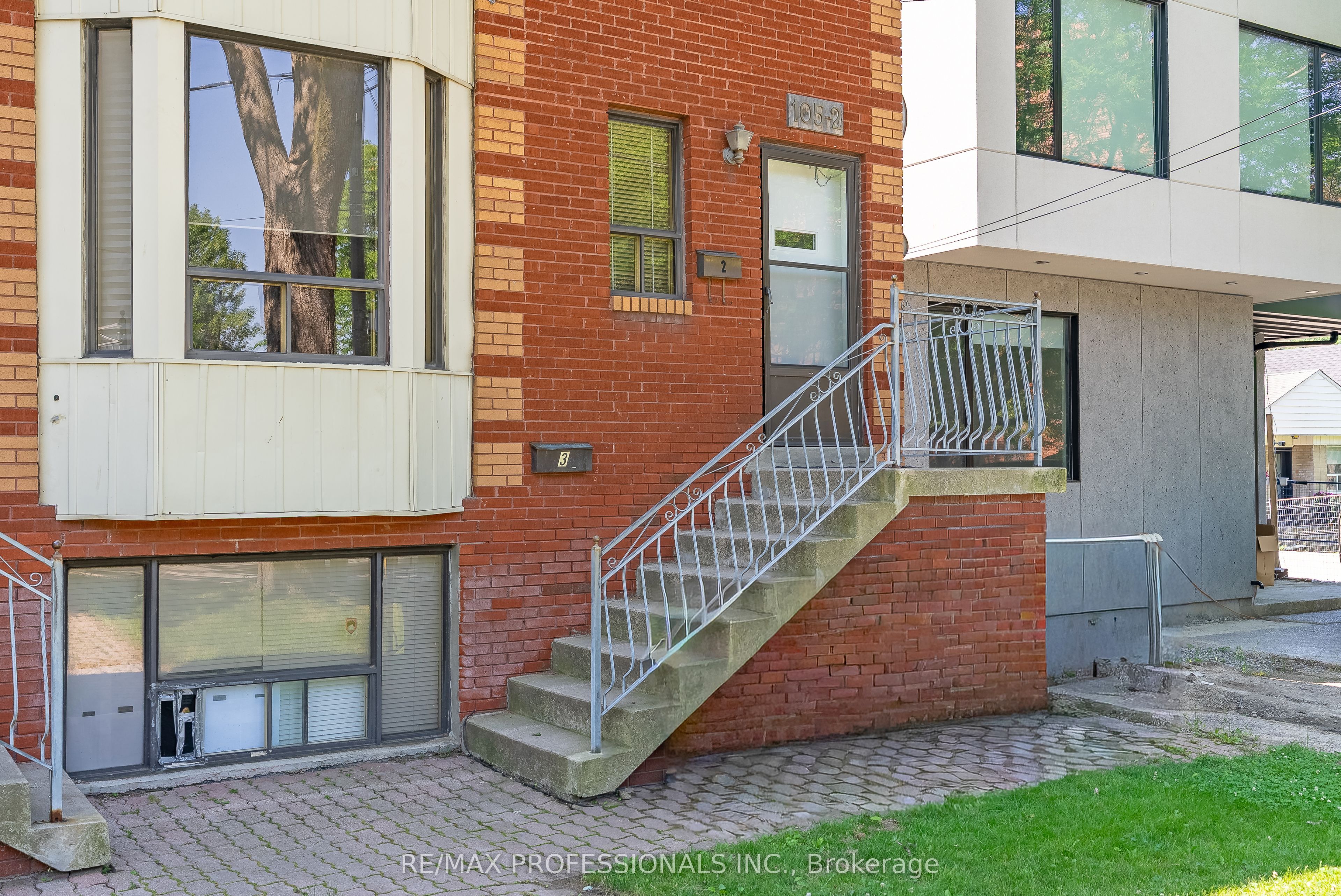 105 Cavell Avenue, Toronto, ON M8V 1P5 photo 2