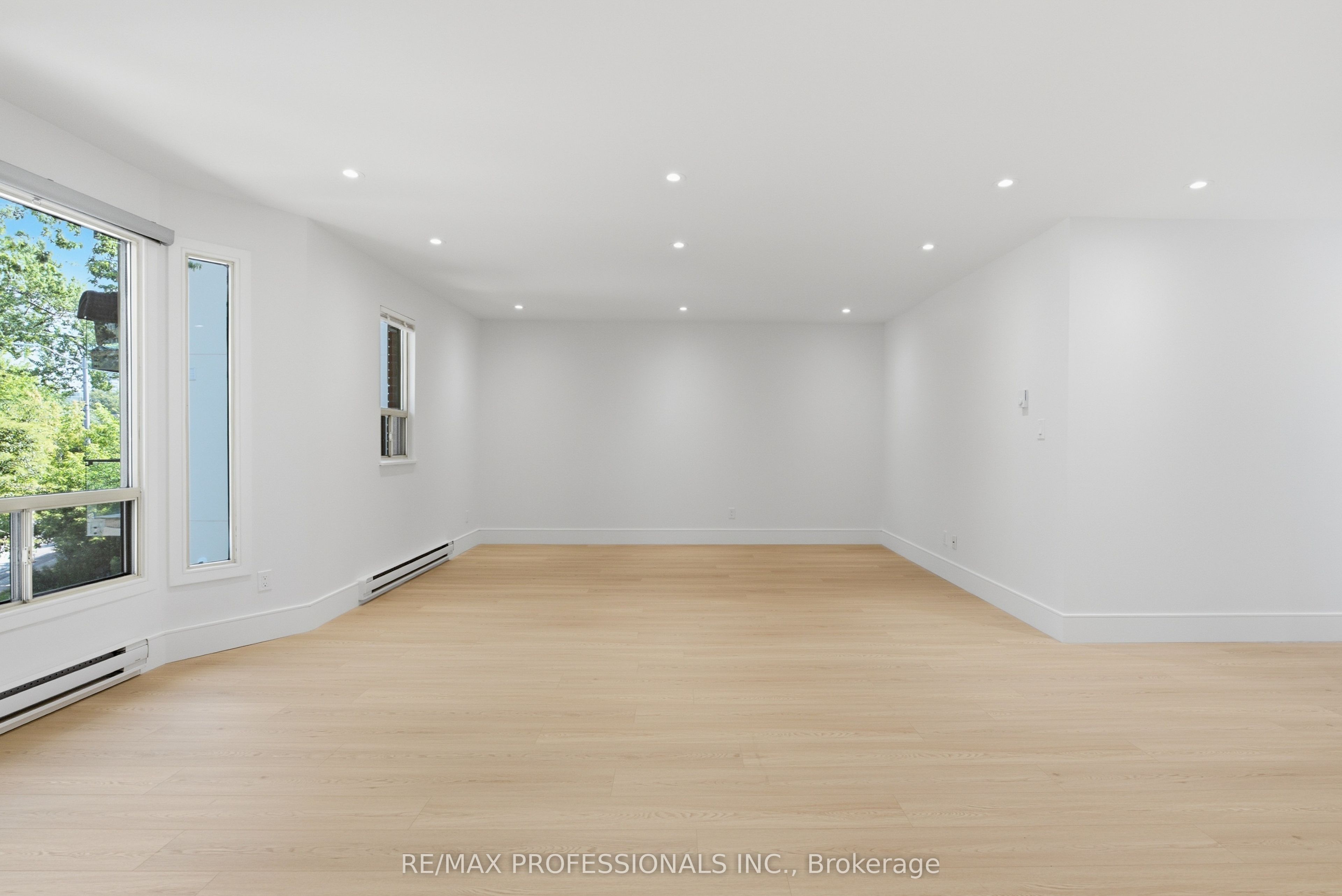 105 Cavell Avenue, Toronto, ON M8V 1P5 photo 5