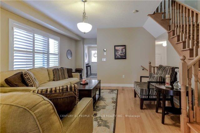 7216 Gagliano Drive, Mississauga, ON L5W 1X4 photo 4