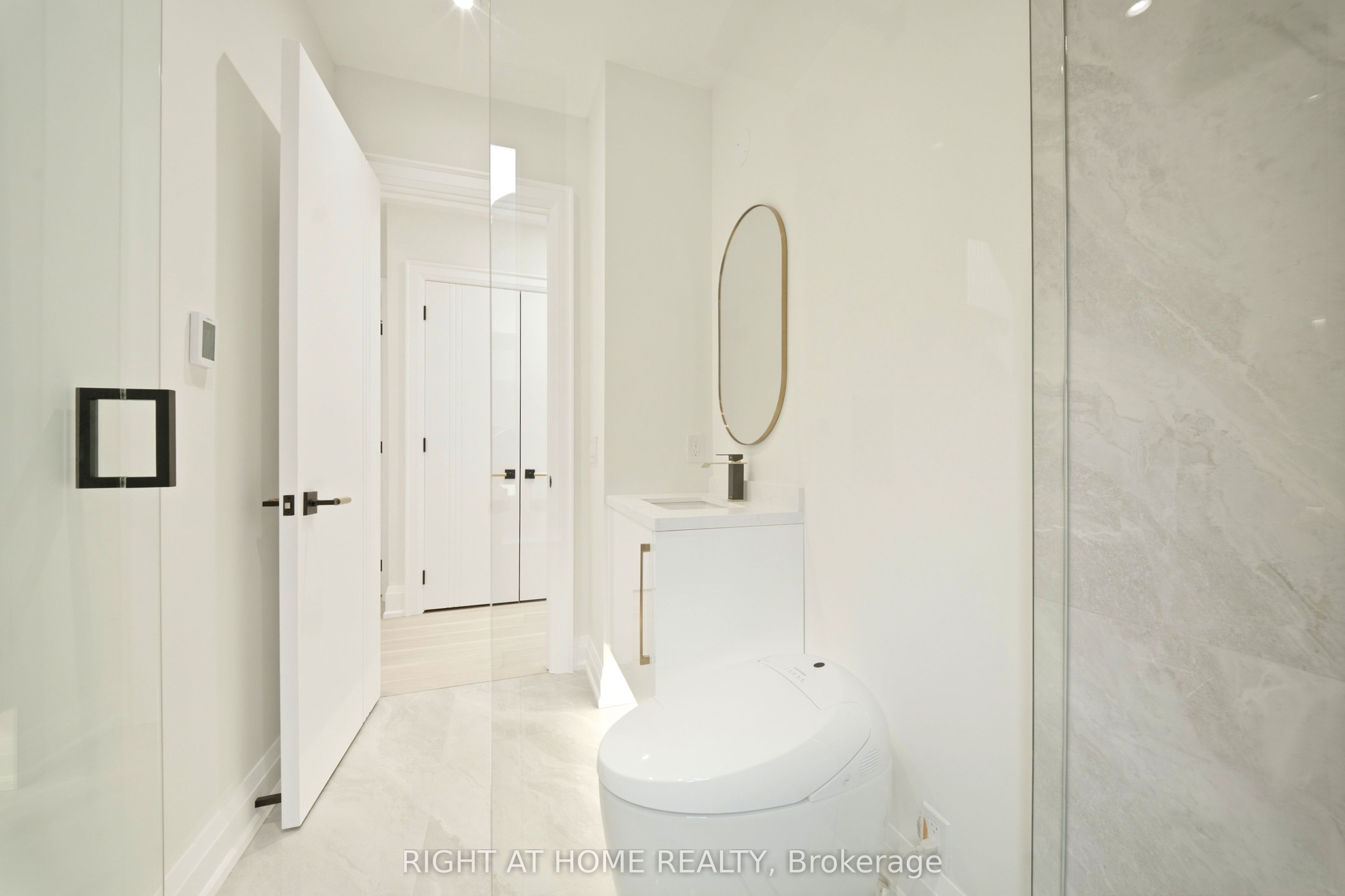 28 Pine Avenue, Mississauga, ON L5H 2P6