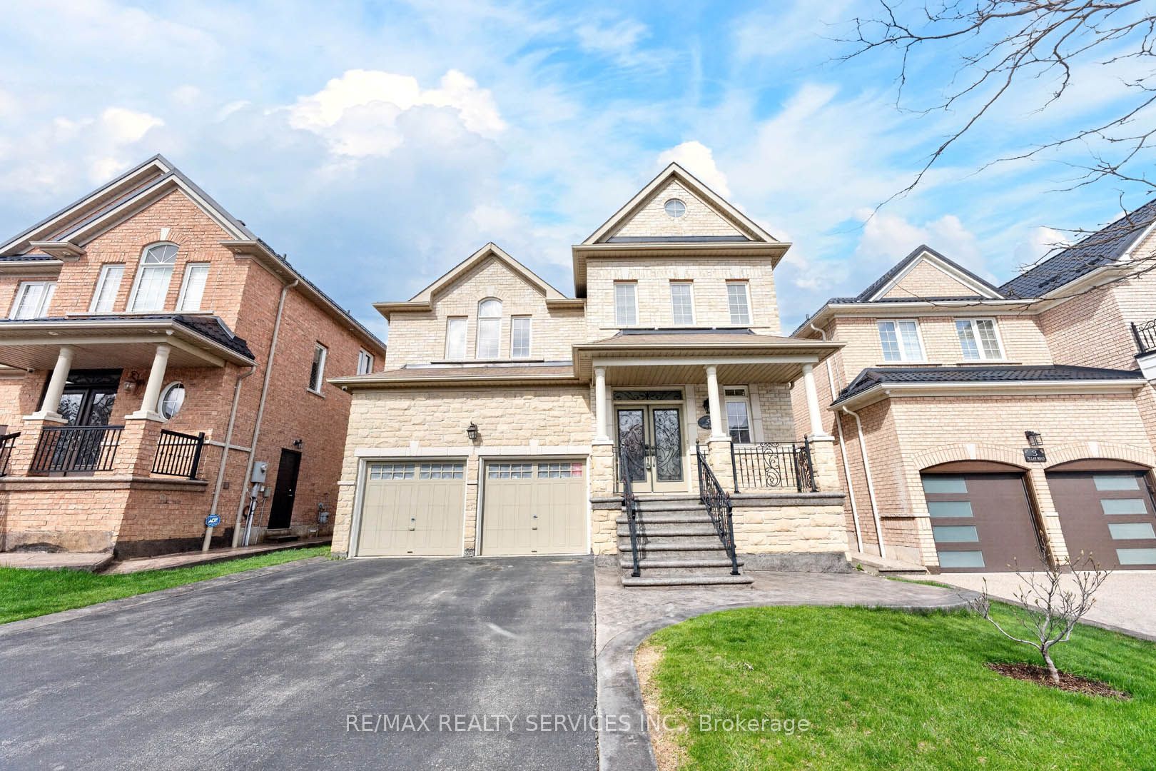 5 Pillar Road, Brampton, ON L6Y 0N9 photo 2