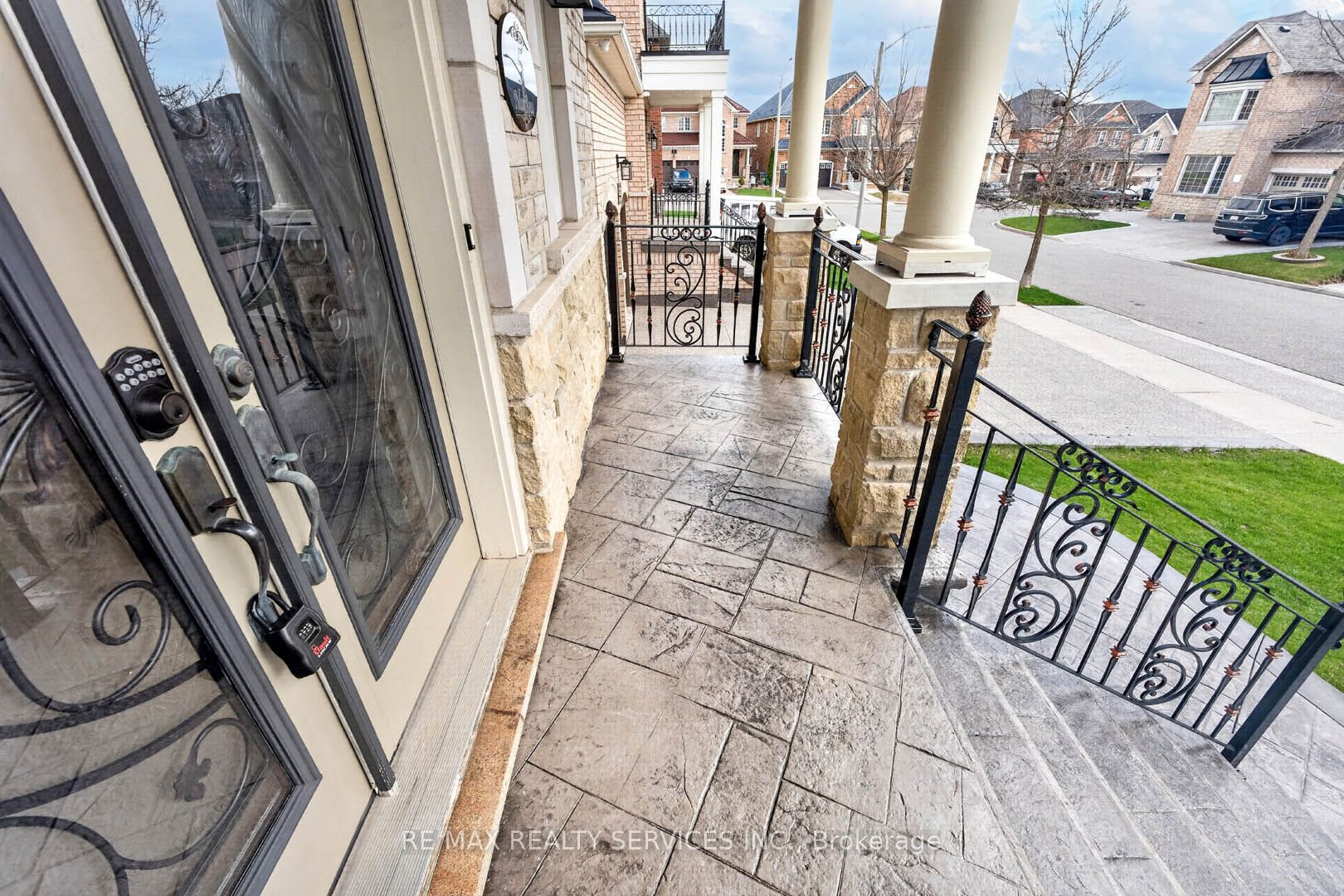 5 Pillar Road, Brampton, ON L6Y 0N9 photo 4