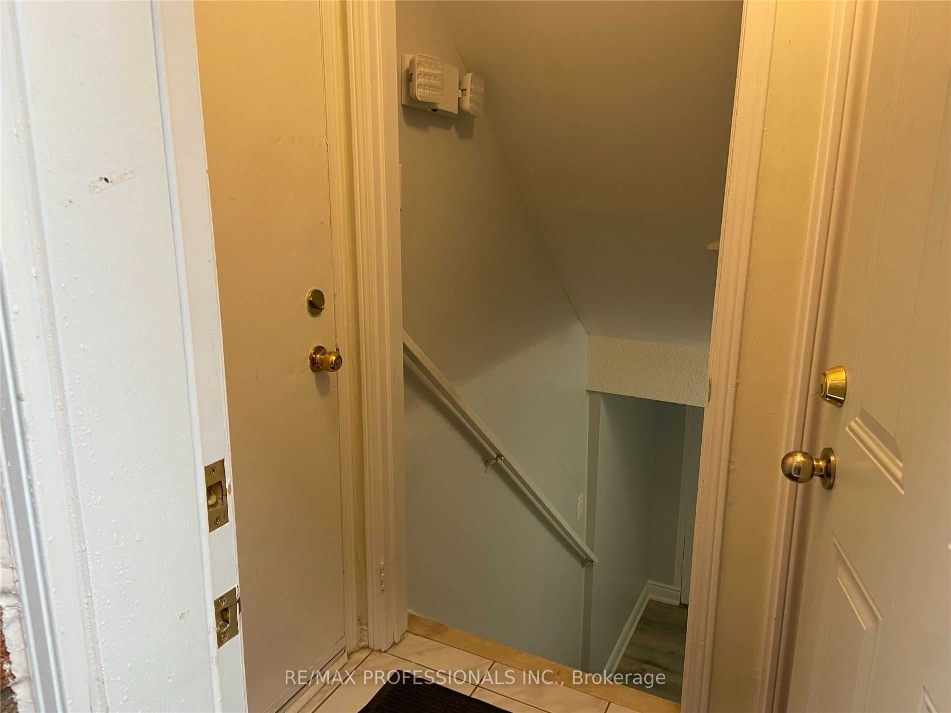 5349 Lismic Boulevard Bsmt, Mississauga, ON L5V 1Y5 photo 2