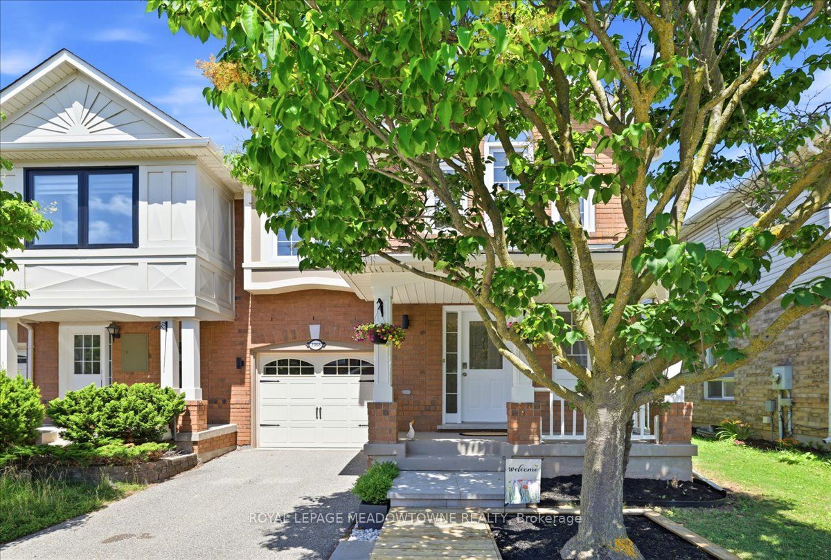2068 Broadleaf Crescent, Burlington, ON L7L 6S4 photo 2