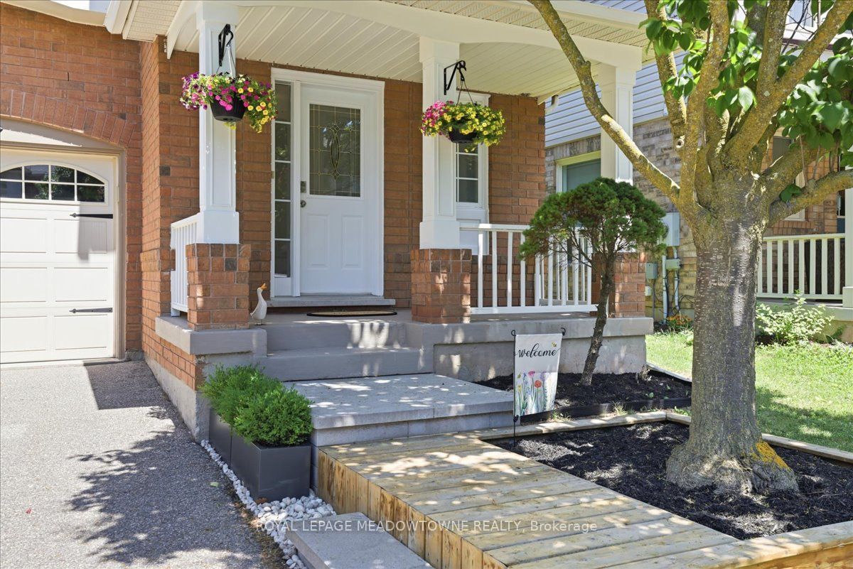 2068 Broadleaf Crescent, Burlington, ON L7L 6S4 photo 3