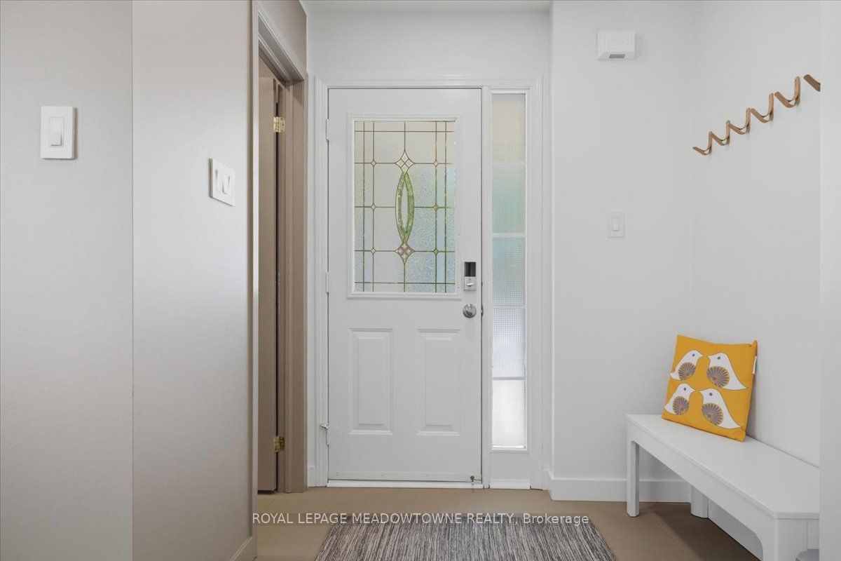 2068 Broadleaf Crescent, Burlington, ON L7L 6S4 photo 5
