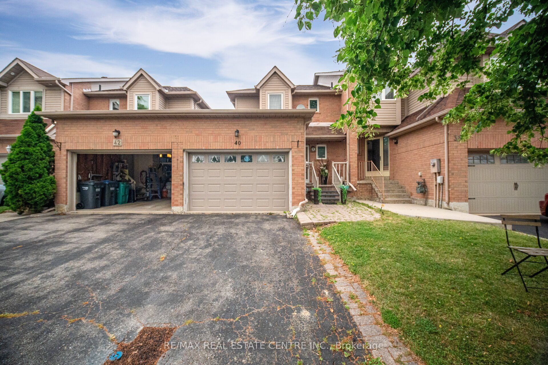 40 Langdale Crescent, Brampton, ON L6Y 4R7 photo 2