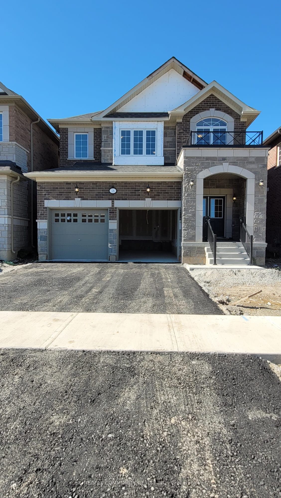 18 Walworth Street, Halton Hills, ON L7G 0N5