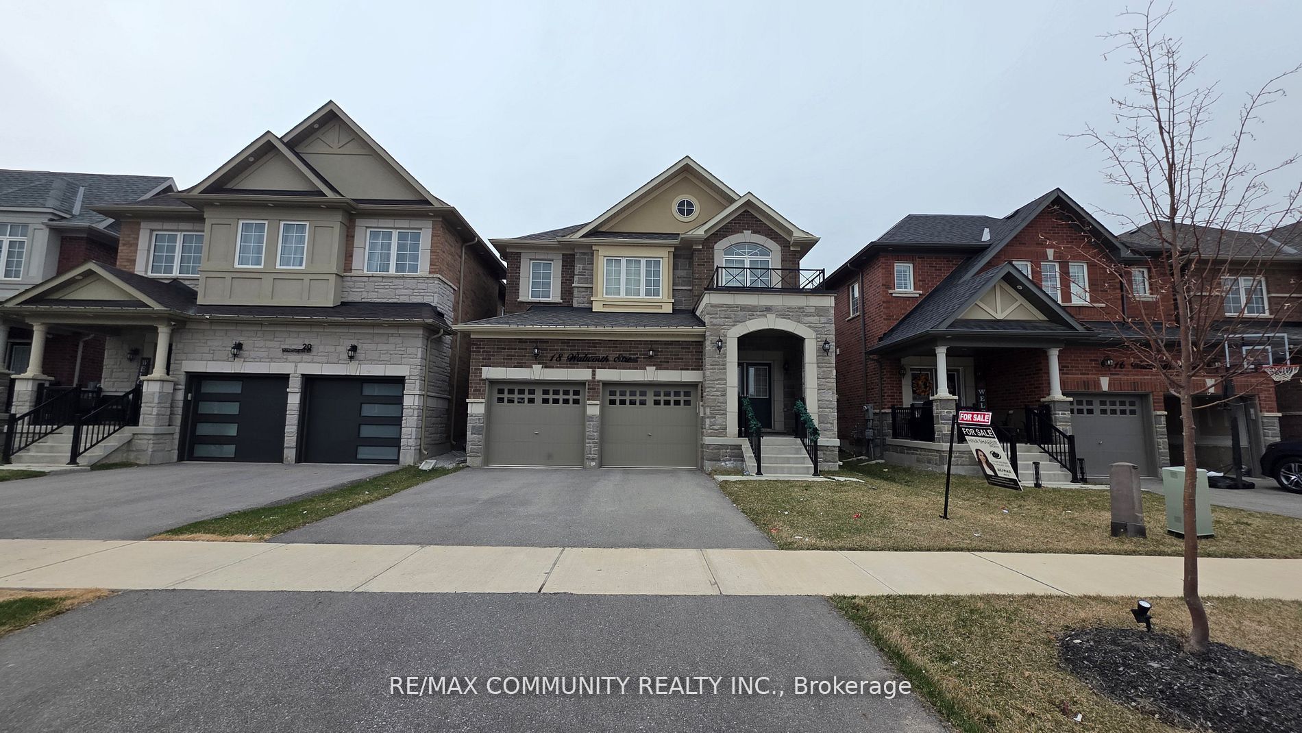 18 Walworth Street, Halton Hills, ON L7G 0N5 photo 2