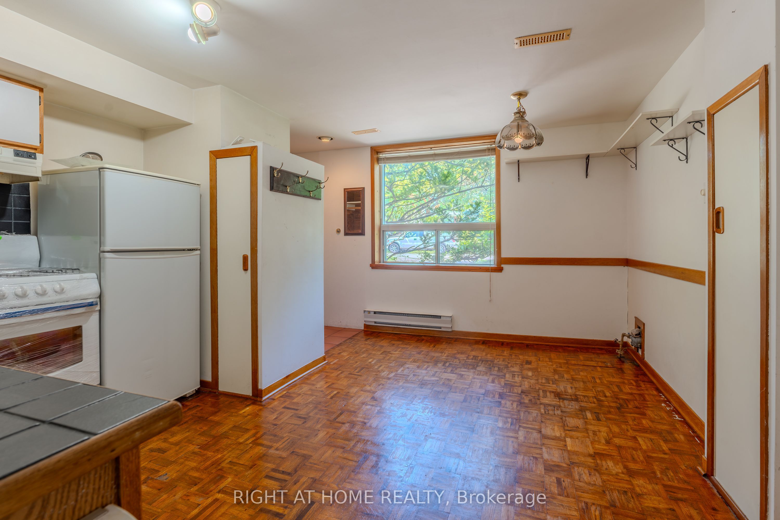 426 Seaton Drive, Oakville, ON L6L 3Y4 photo 3