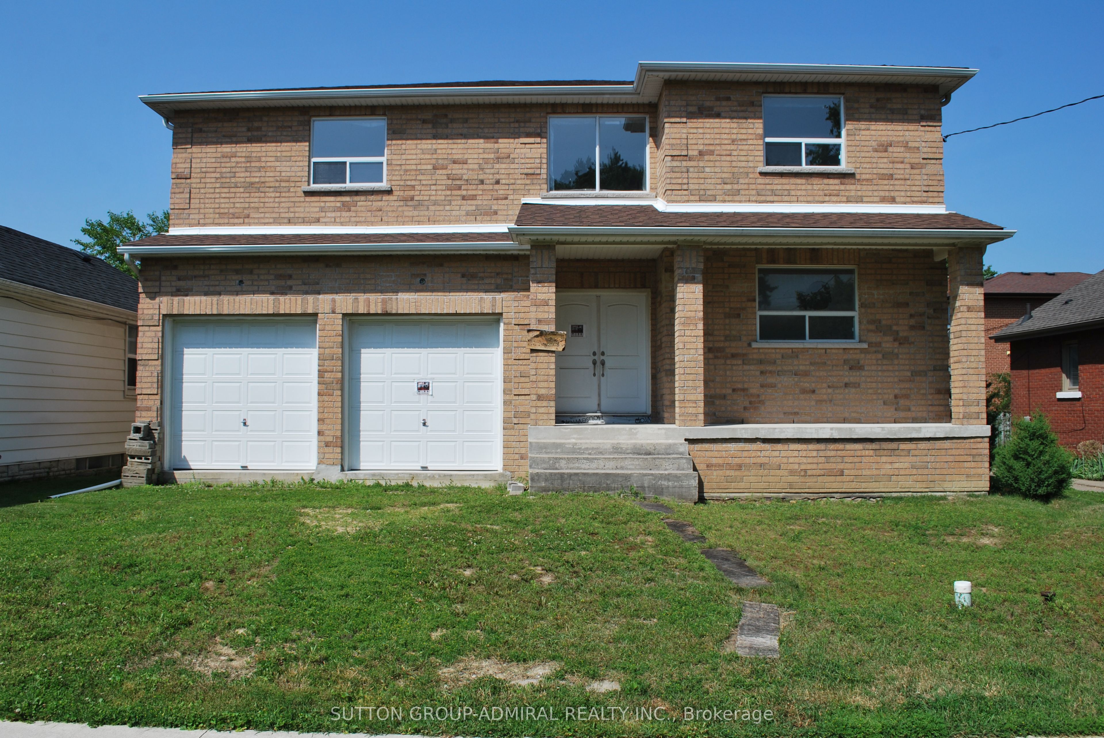 62 Rosemeade Avenue, Toronto, ON M8Y 3A5