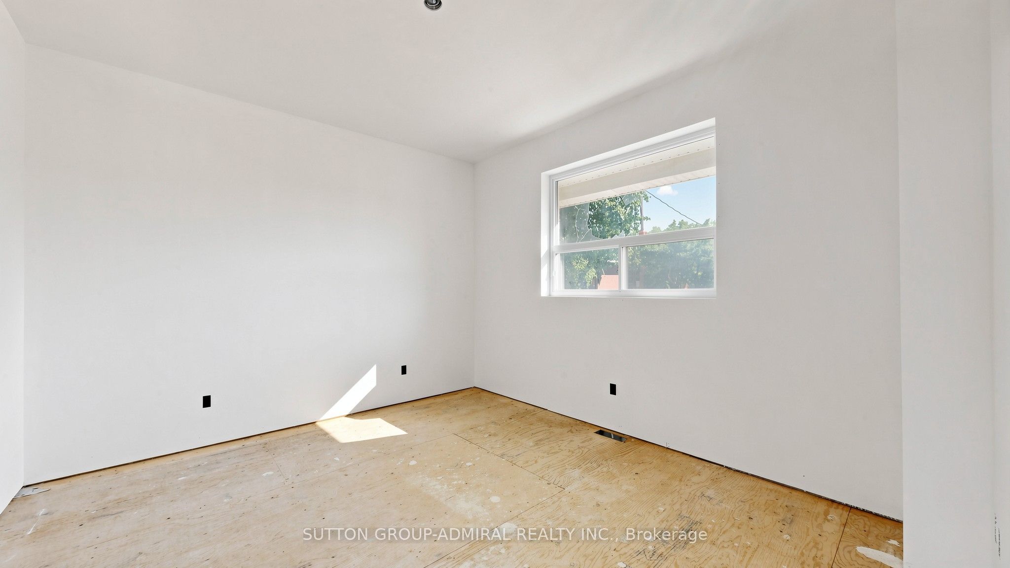 62 Rosemeade Avenue, Toronto, ON M8Y 3A5 photo 5