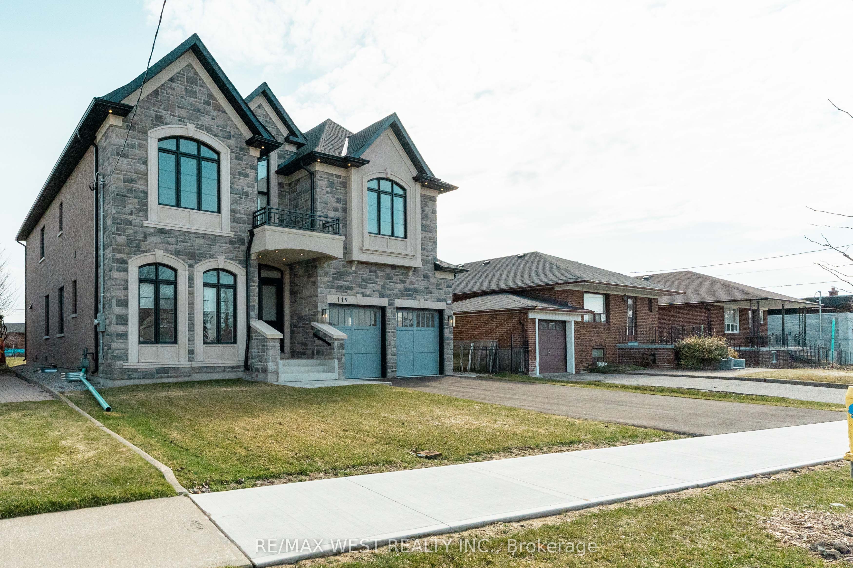 119 Jay Street, Toronto, ON M6L 2M3 photo 2